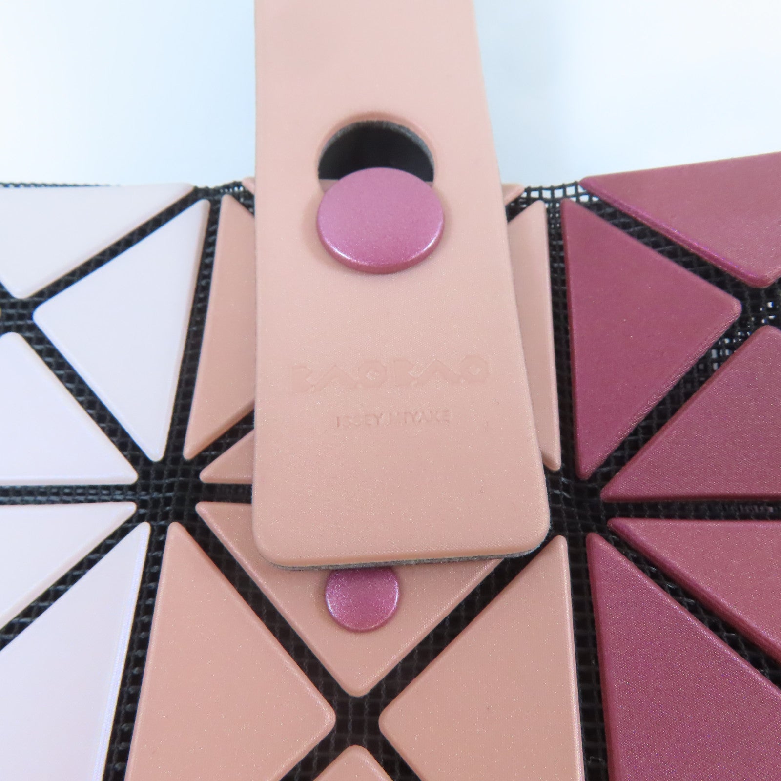 ISSEY MIYAKE PVC Issey Miyake Bao Bao黑扣肩背袋桃色/粉紅色
