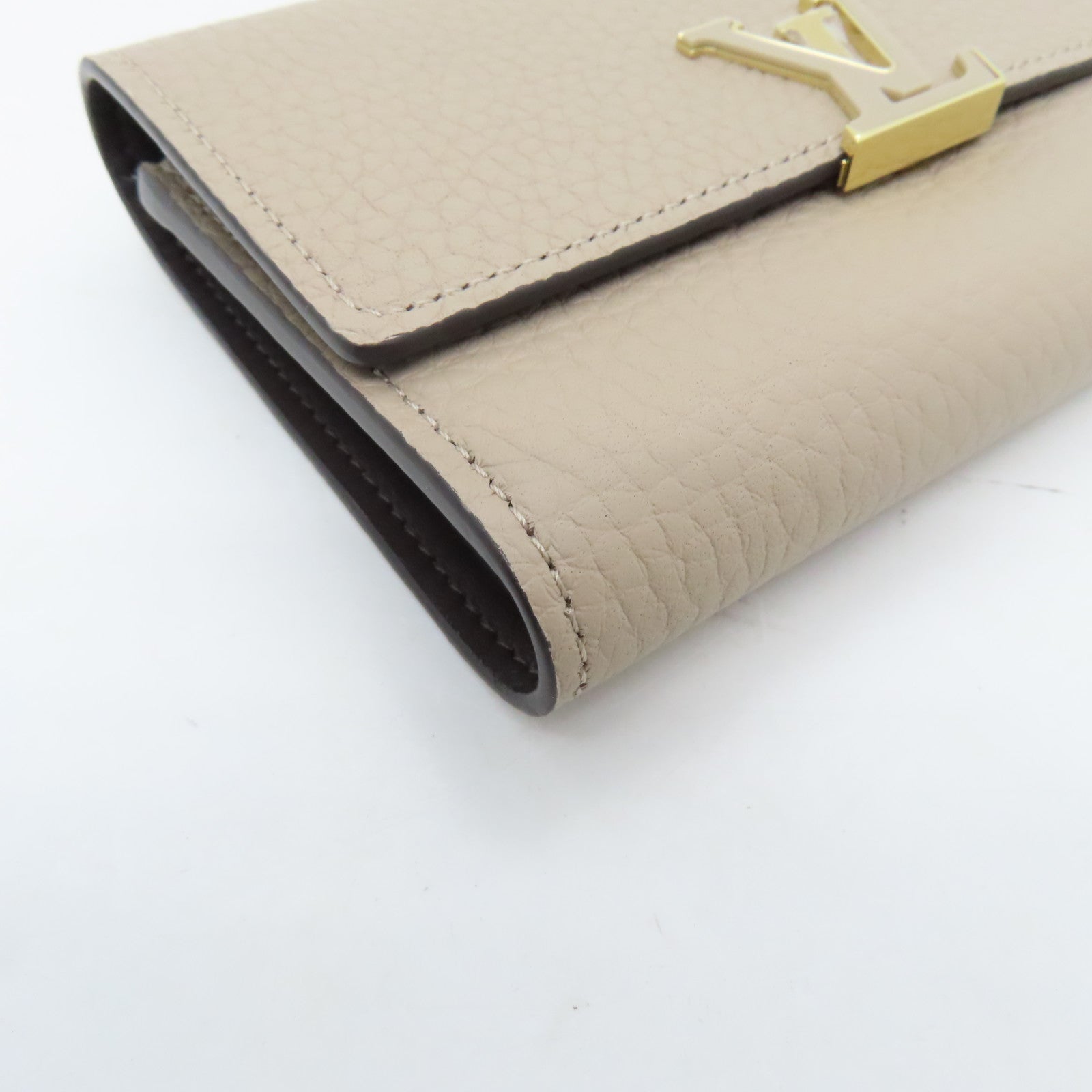 LOUIS VUITTON 牛皮皮革Capucines Wallet金扣錢包杏色
