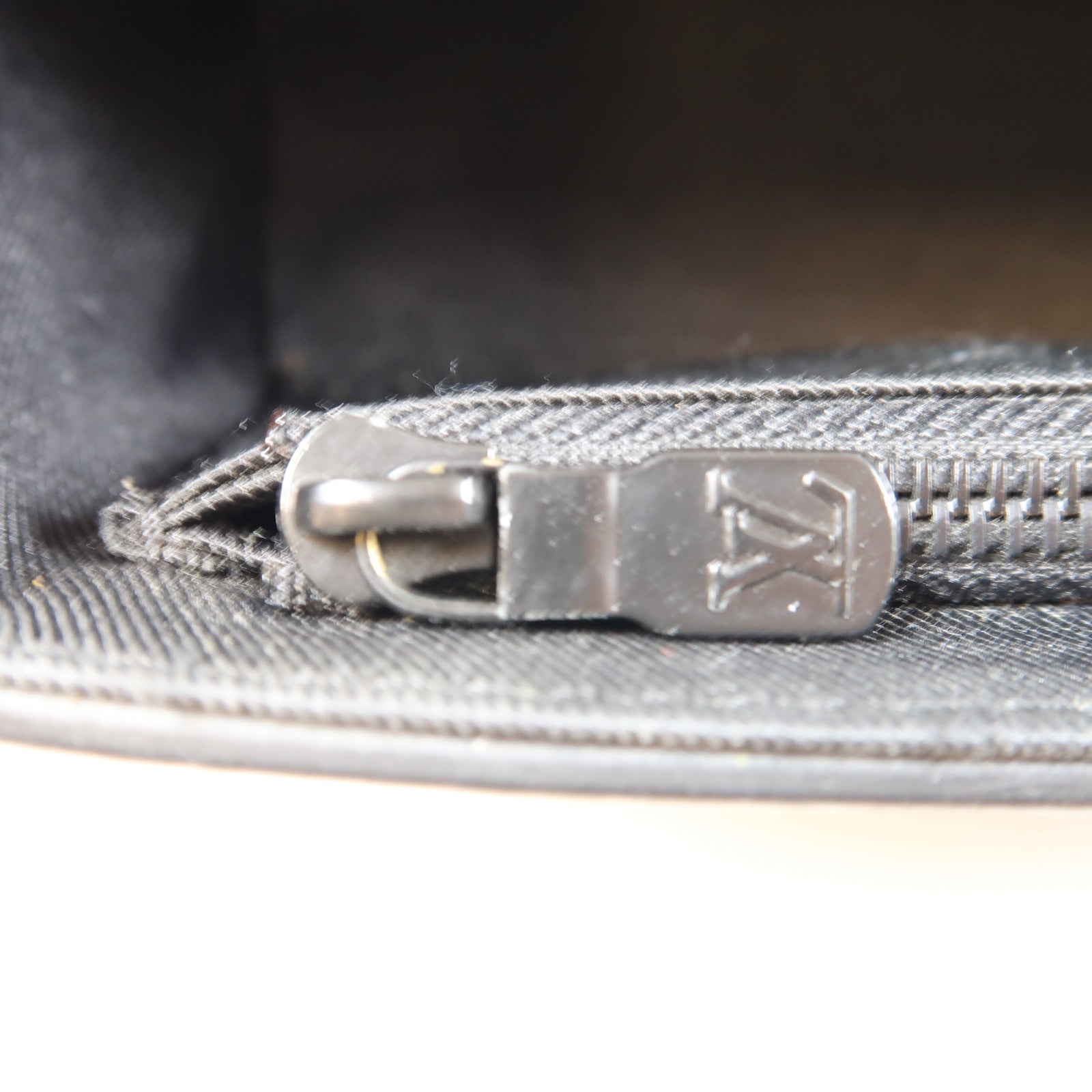LOUIS VUITTON Monogram Eclipse Steamer肩背袋黑色/灰色