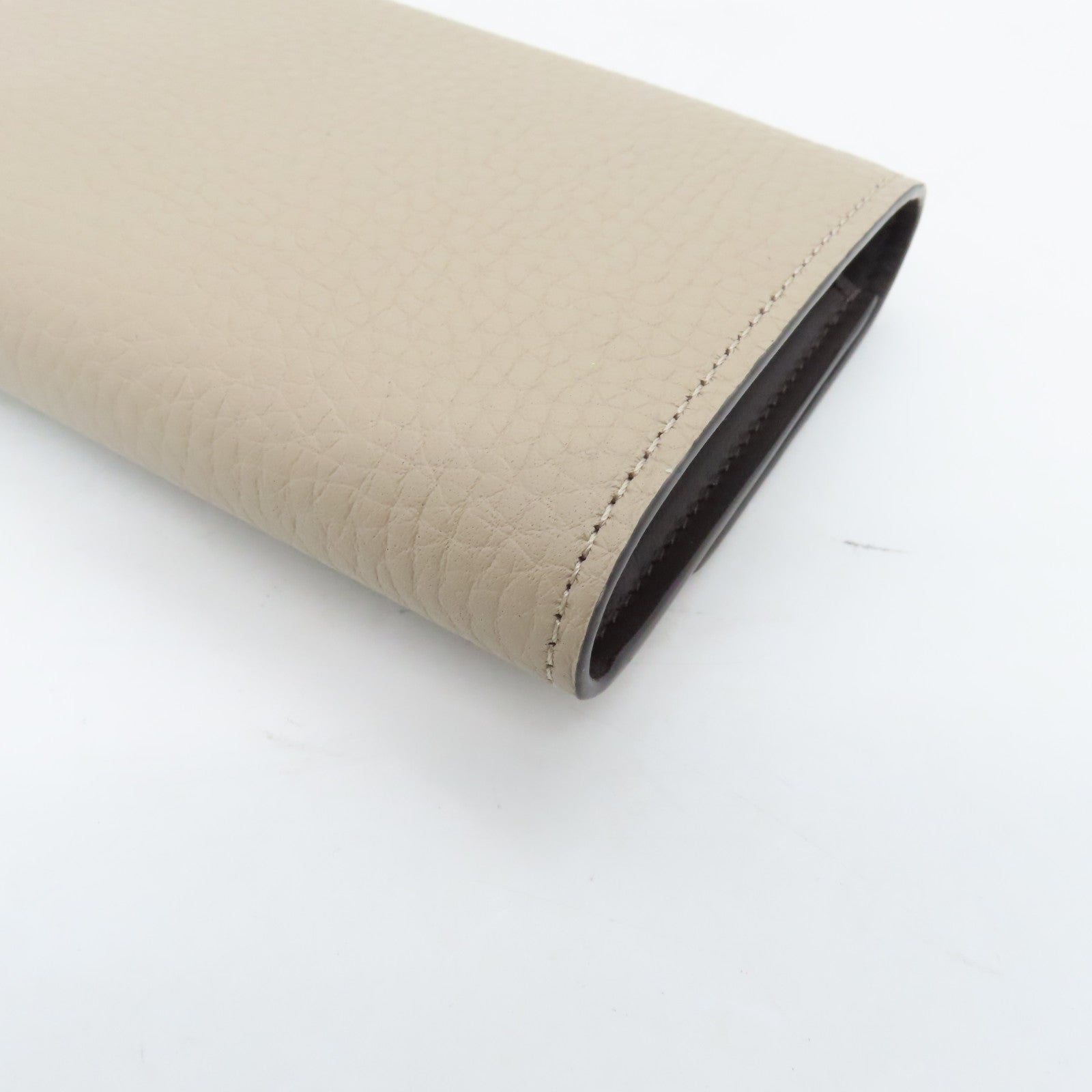 LOUIS VUITTON 牛皮皮革Capucines Wallet金扣錢包杏色