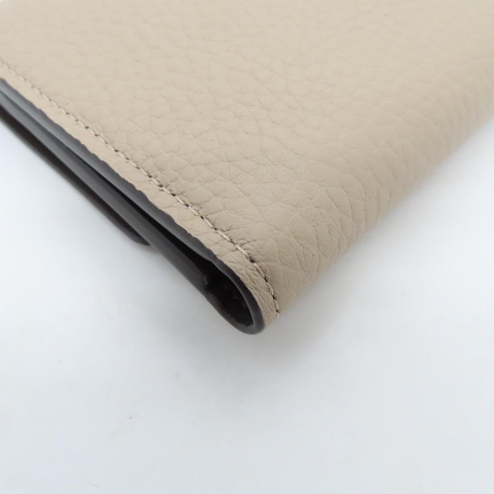 LOUIS VUITTON 牛皮皮革Capucines Wallet金扣錢包杏色