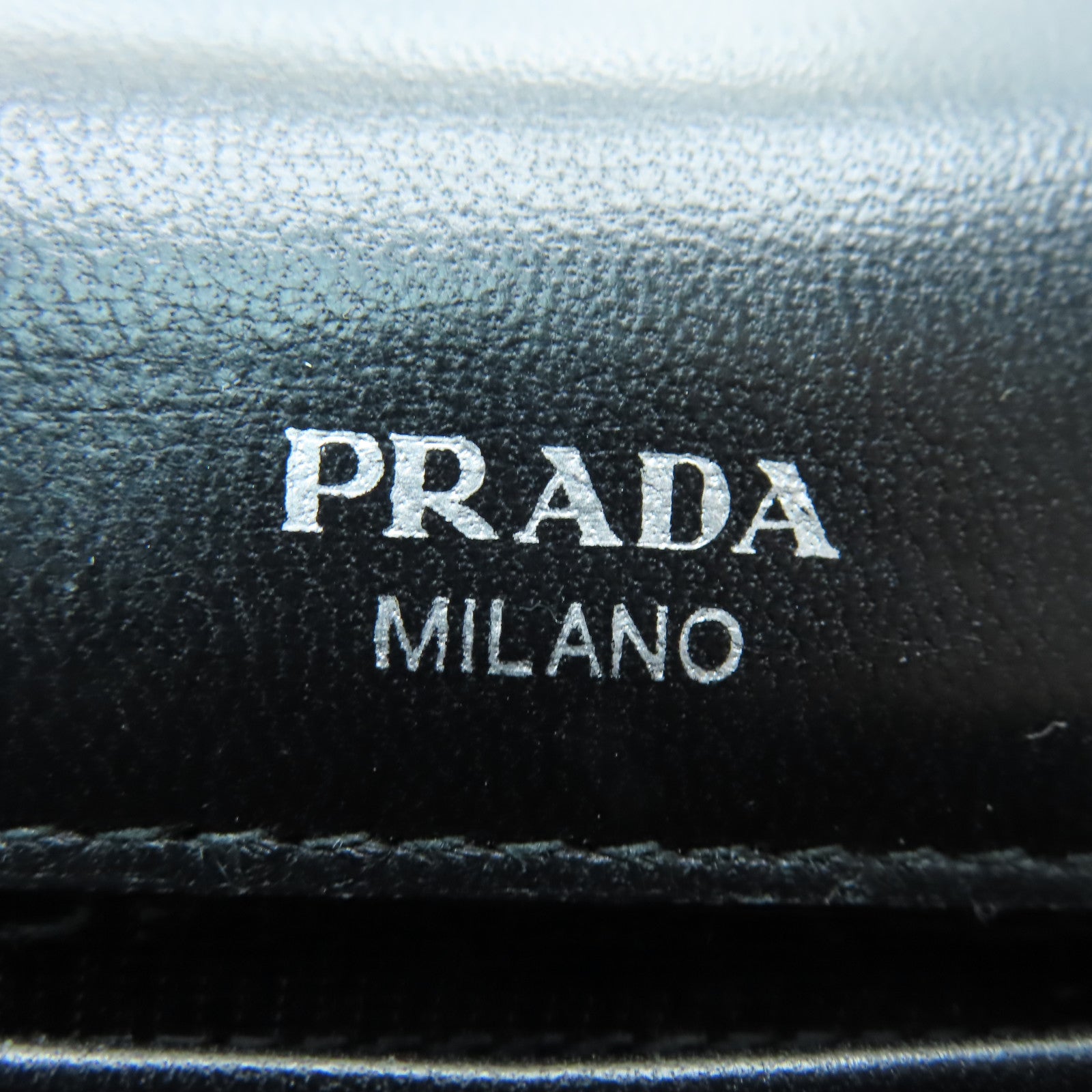 PRADA Nappa Gaufre皮革Shoulder Bag銀扣鏈帶肩背袋黑色