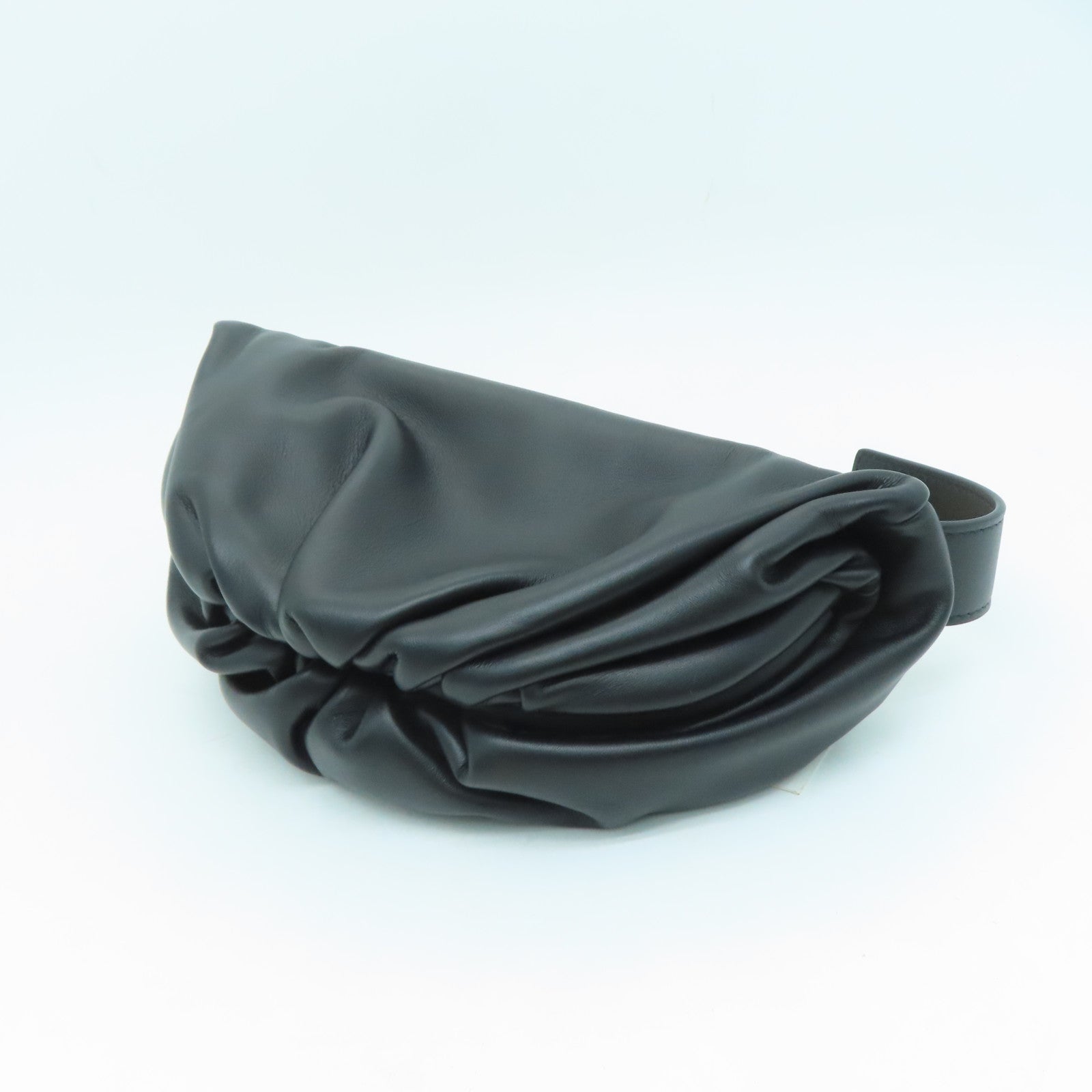 BOTTEGA VENETA 羊皮皮革Belt Chain Shoulder金扣链带肩背袋黑色