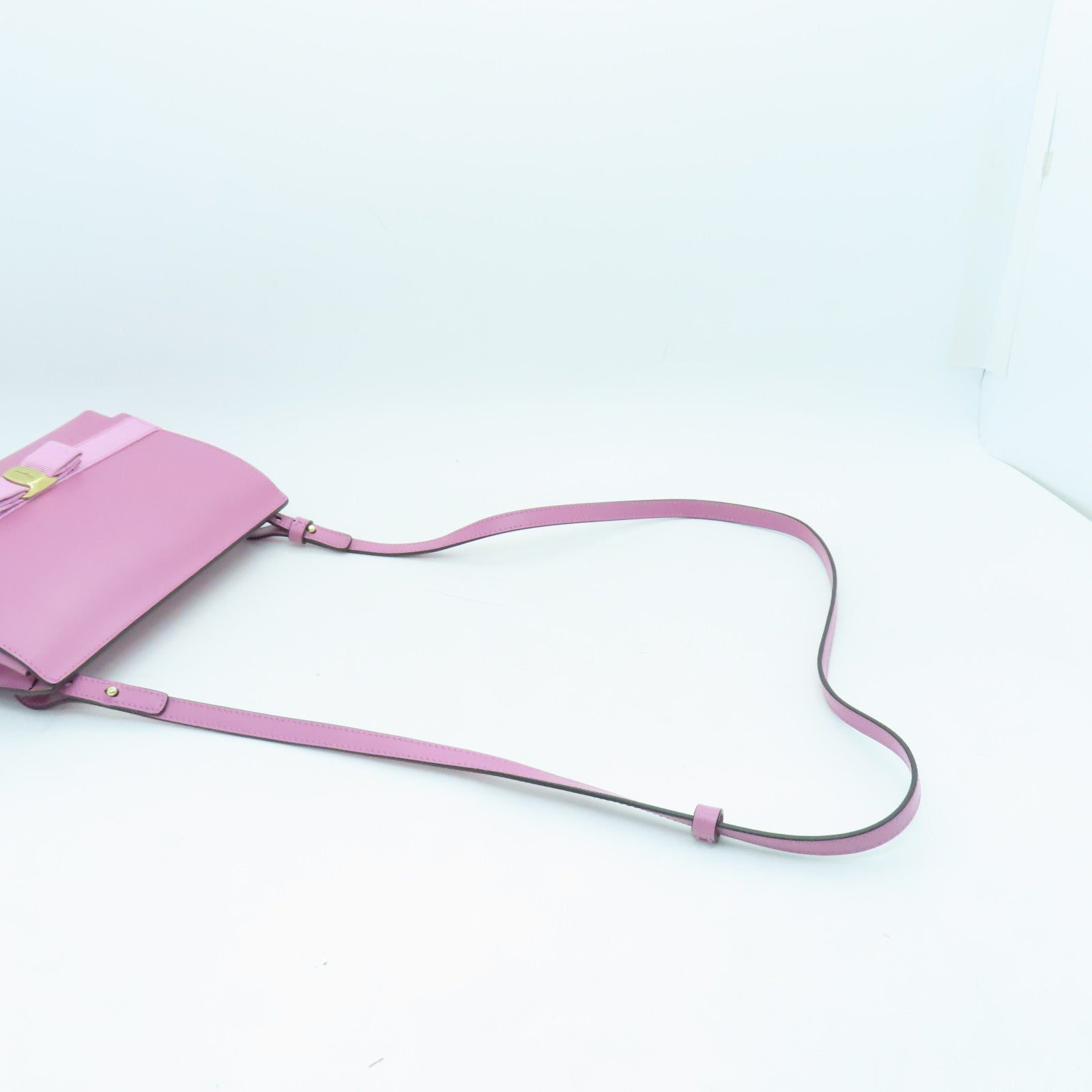Salvatore Ferragamo cowhide leather Shoulder Bag gold buckle shoulder bag purple
