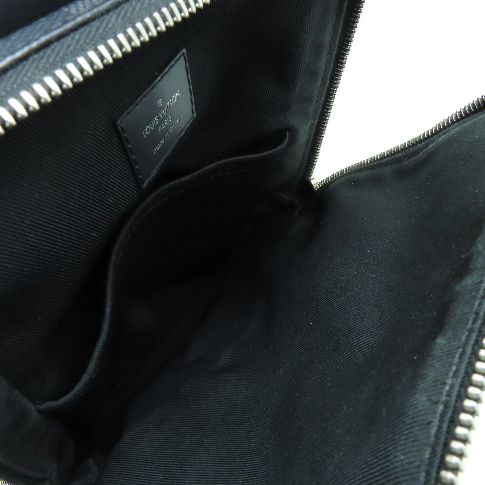 LOUIS VUITTON Damier Graphite Avenue Sling Bag銀扣單肩包黑色