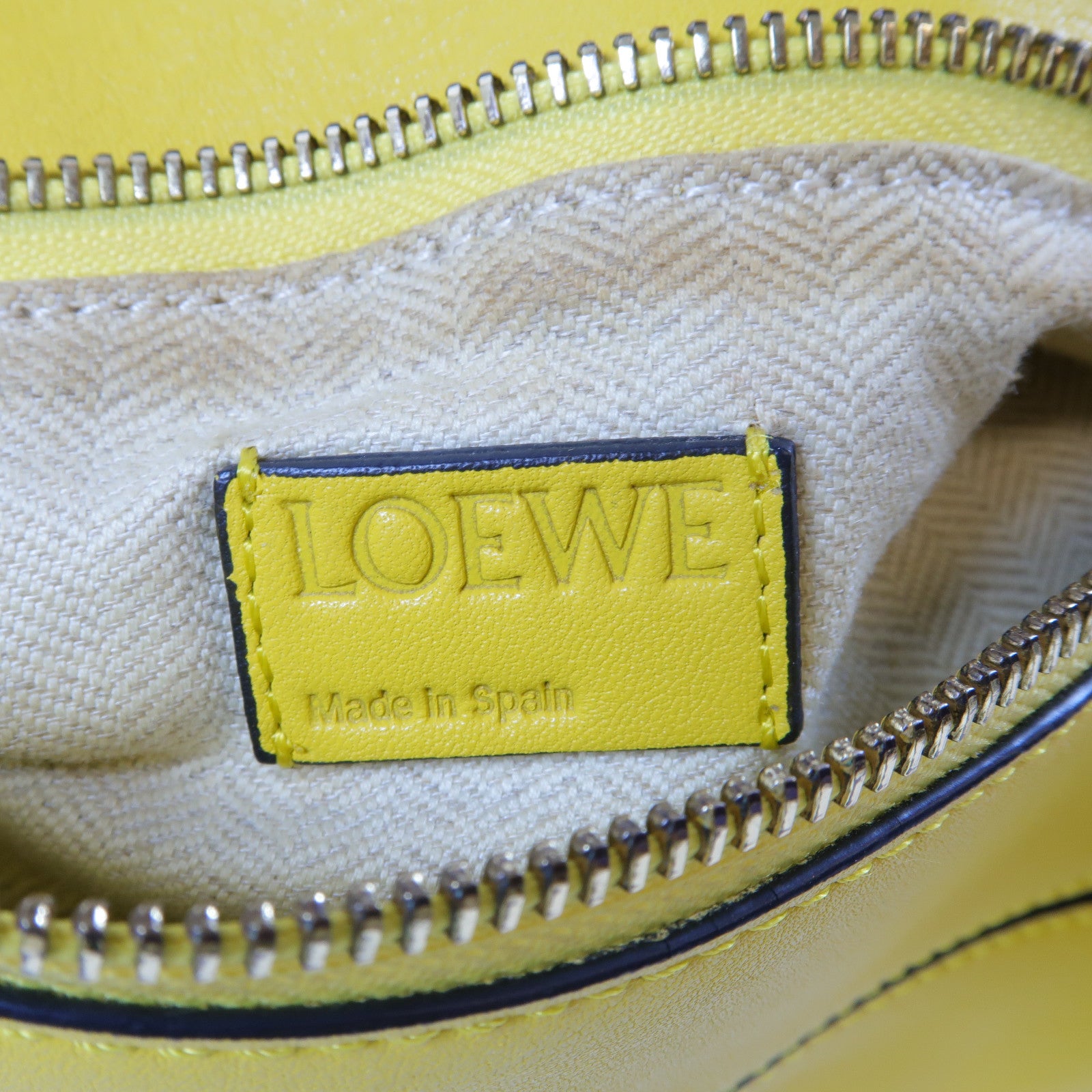 LOEWE 牛皮皮革Puzzle金扣手挽肩背兩用袋黃色
