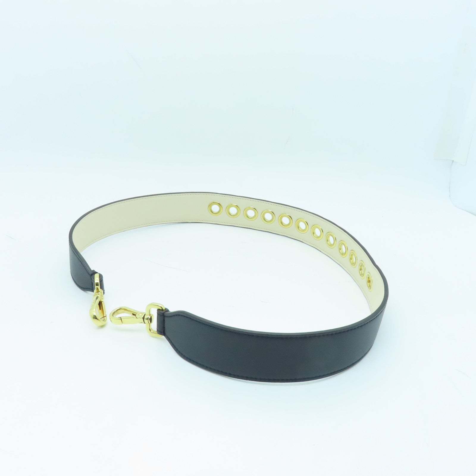 FENDI 牛皮皮革Shoulder Strap金扣肩背帶黑色/米色