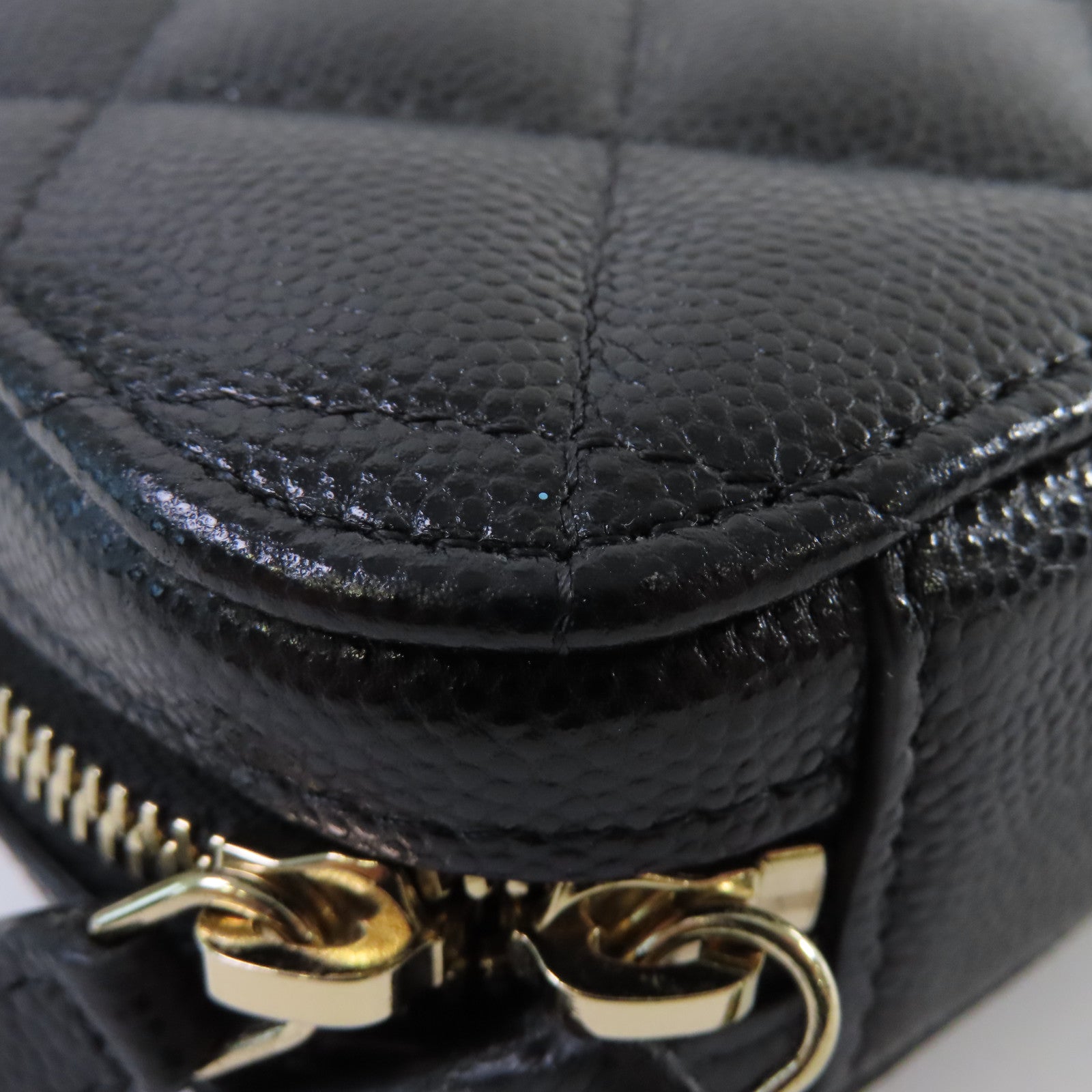 CHANEL 菱格Caviar皮革Phone Shoulder Bag金扣鏈帶肩背袋黑色
