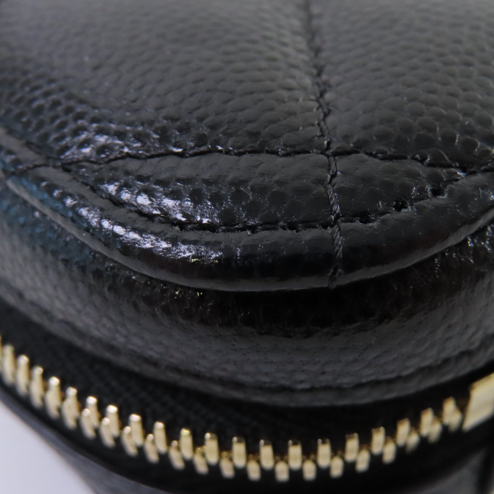 CHANEL 菱格Caviar皮革Phone Shoulder Bag金扣鏈帶肩背袋黑色