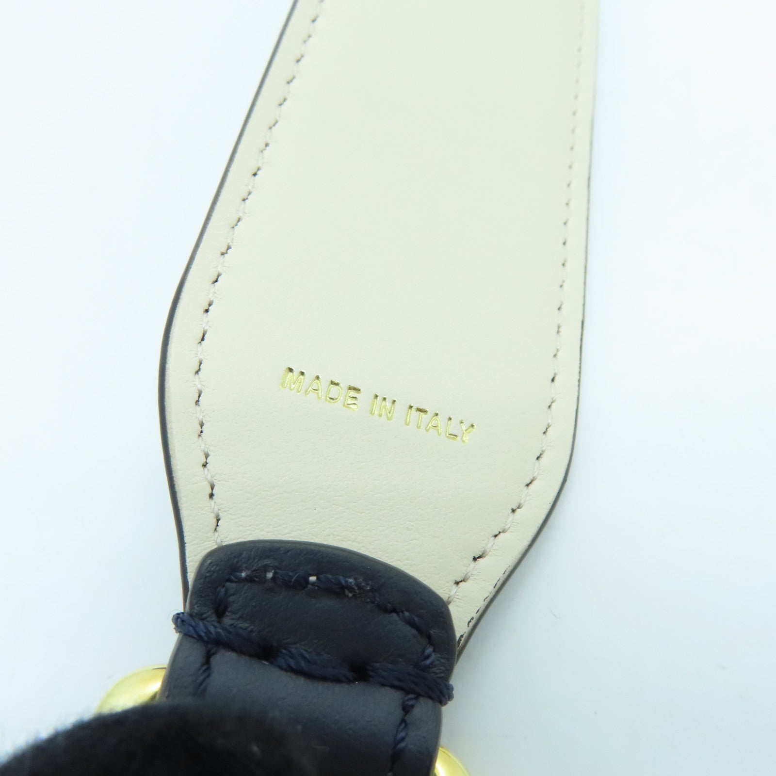 FENDI 牛皮皮革Shoulder Strap金扣肩背帶黑色/米色