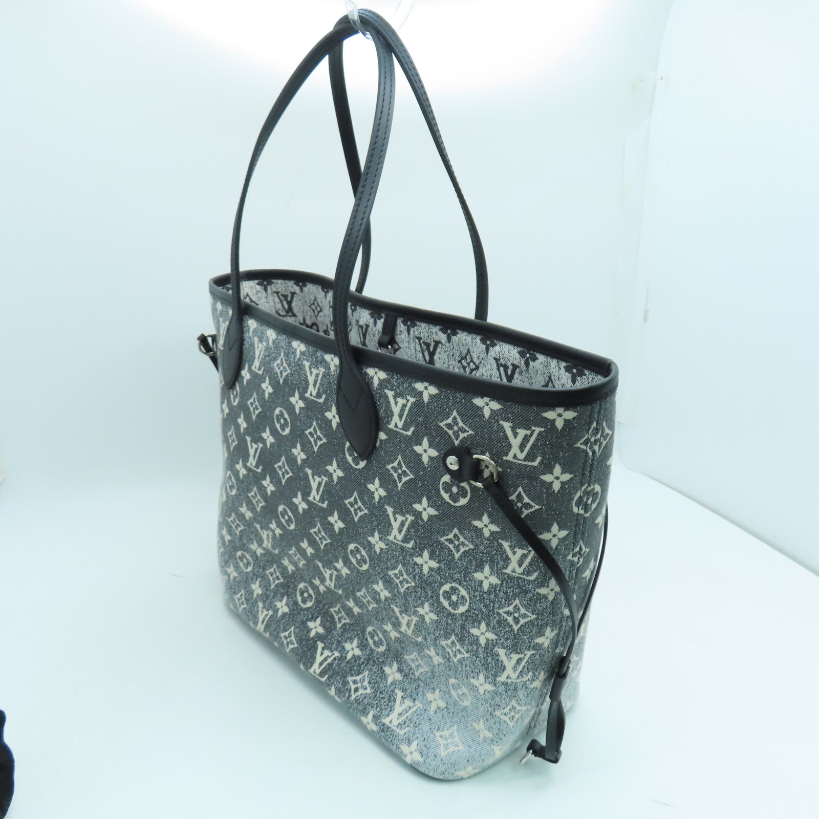 LOUIS VUITTON Monogram Denim Neverfull MM handle bag silver buckle gray