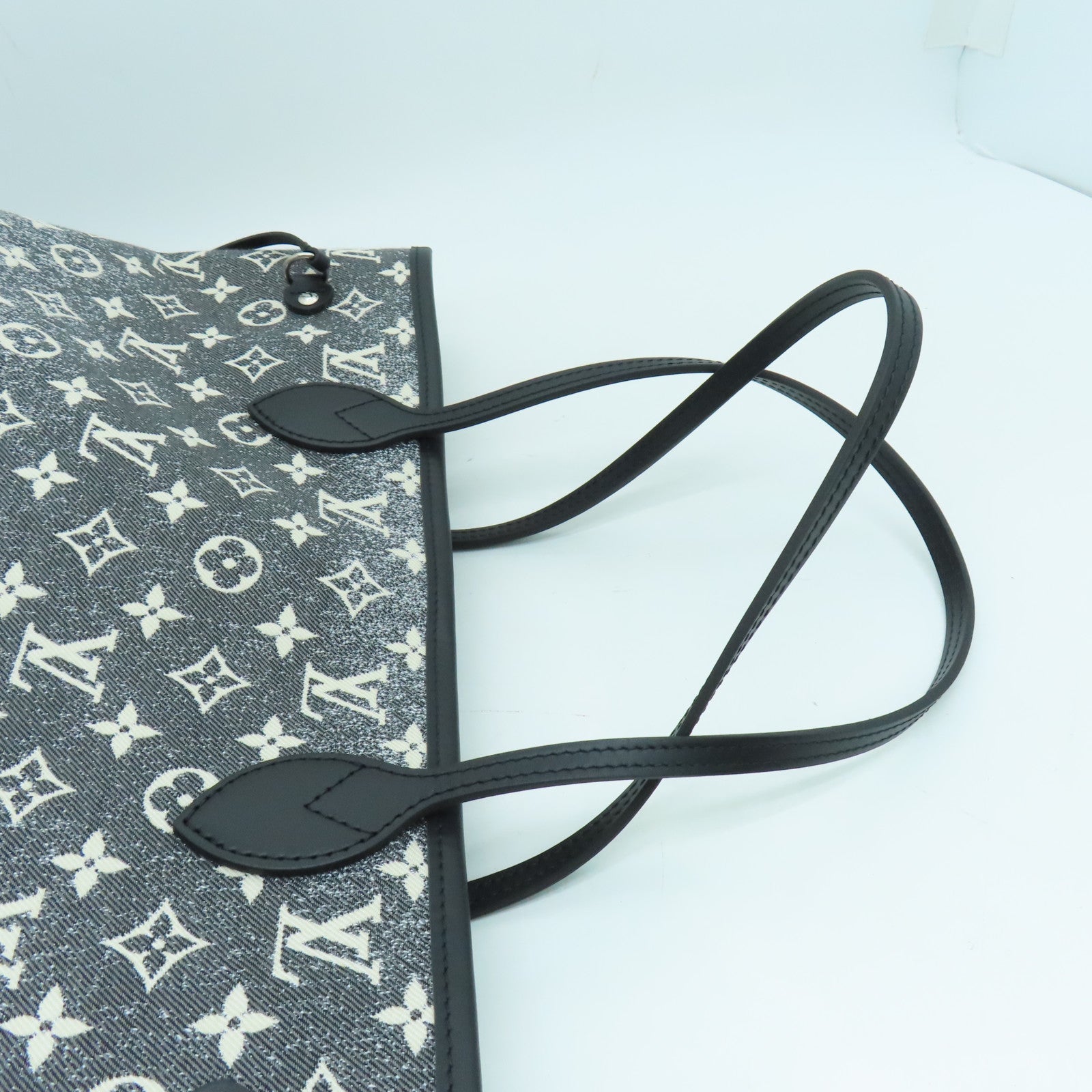 LOUIS VUITTON Monogram Denim Neverfull MM handle bag silver buckle gray