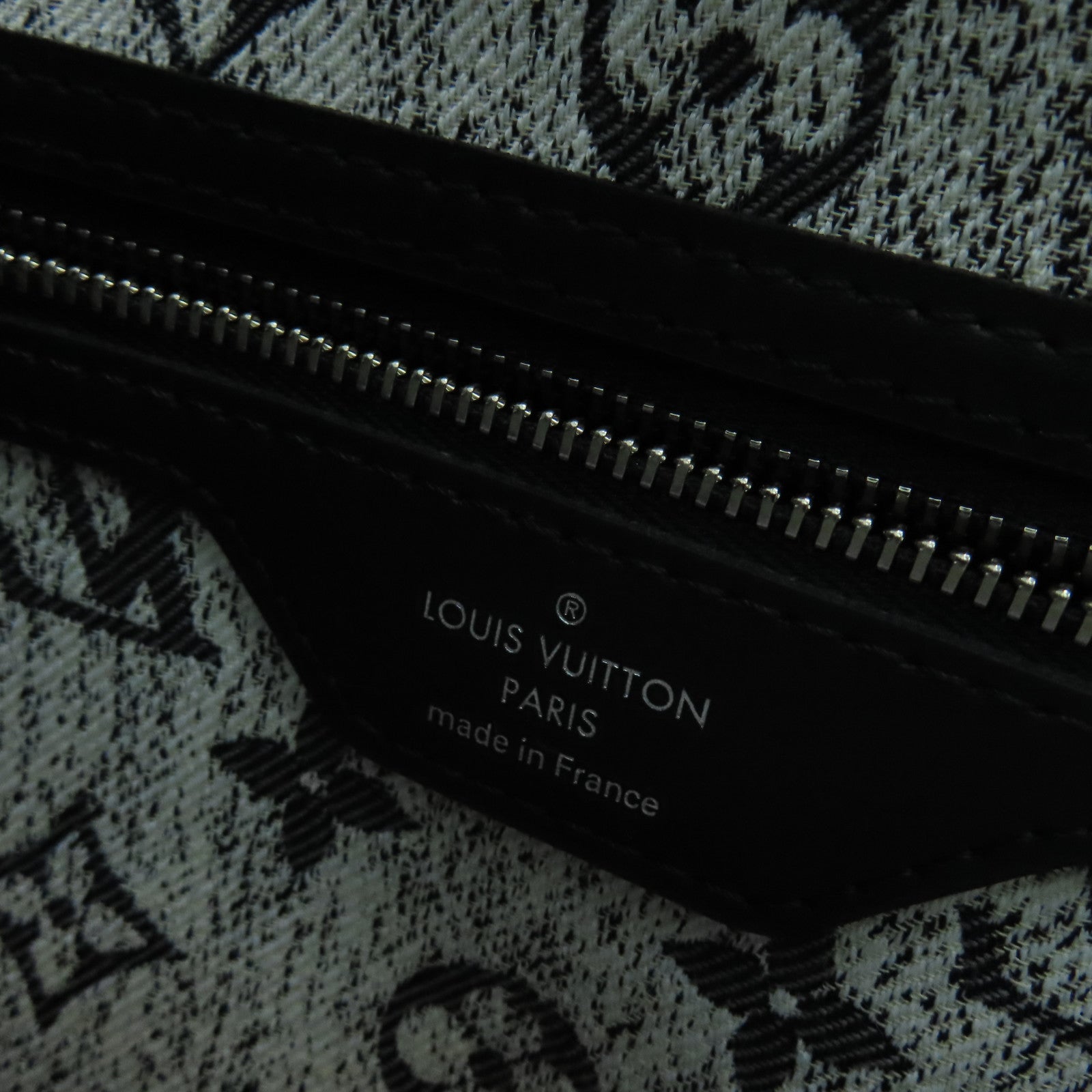 LOUIS VUITTON Monogram Denim Neverfull MM handle bag silver buckle gray