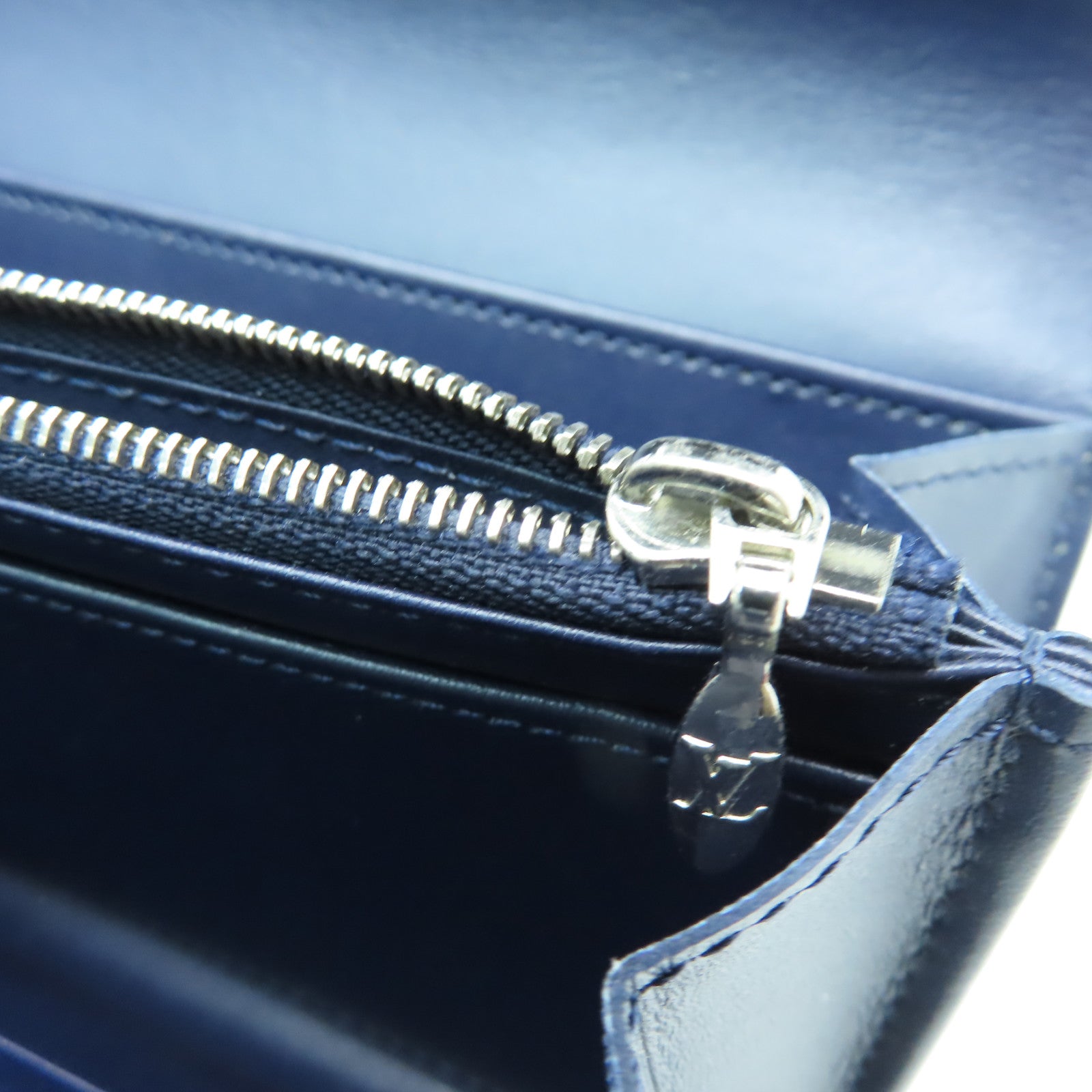 LOUIS VUITTON 漆皮皮革Twist Wallet銀扣長錢包藍色