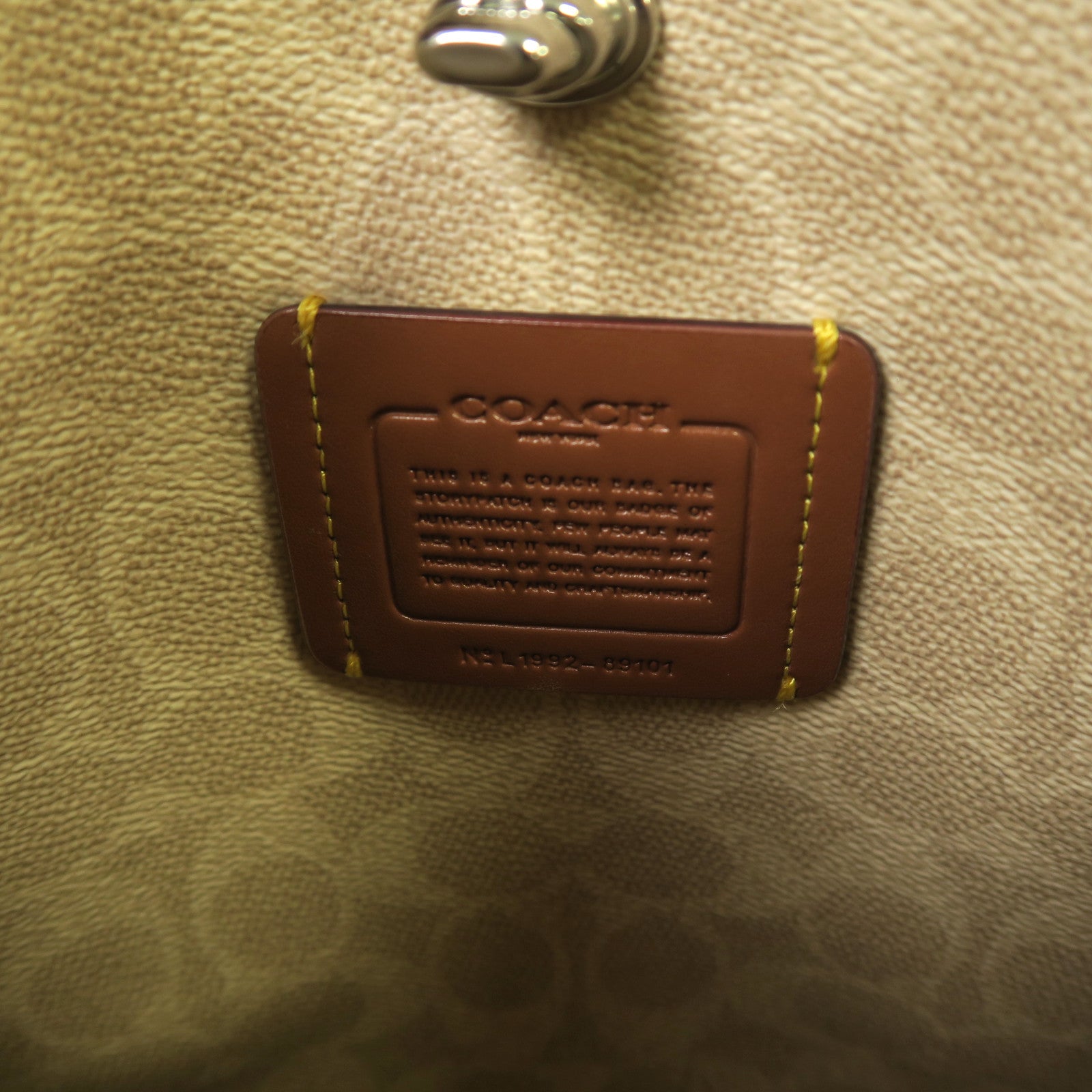 COACH 牛皮皮革2 Way Shoulder銀扣手挽肩背兩用袋米色