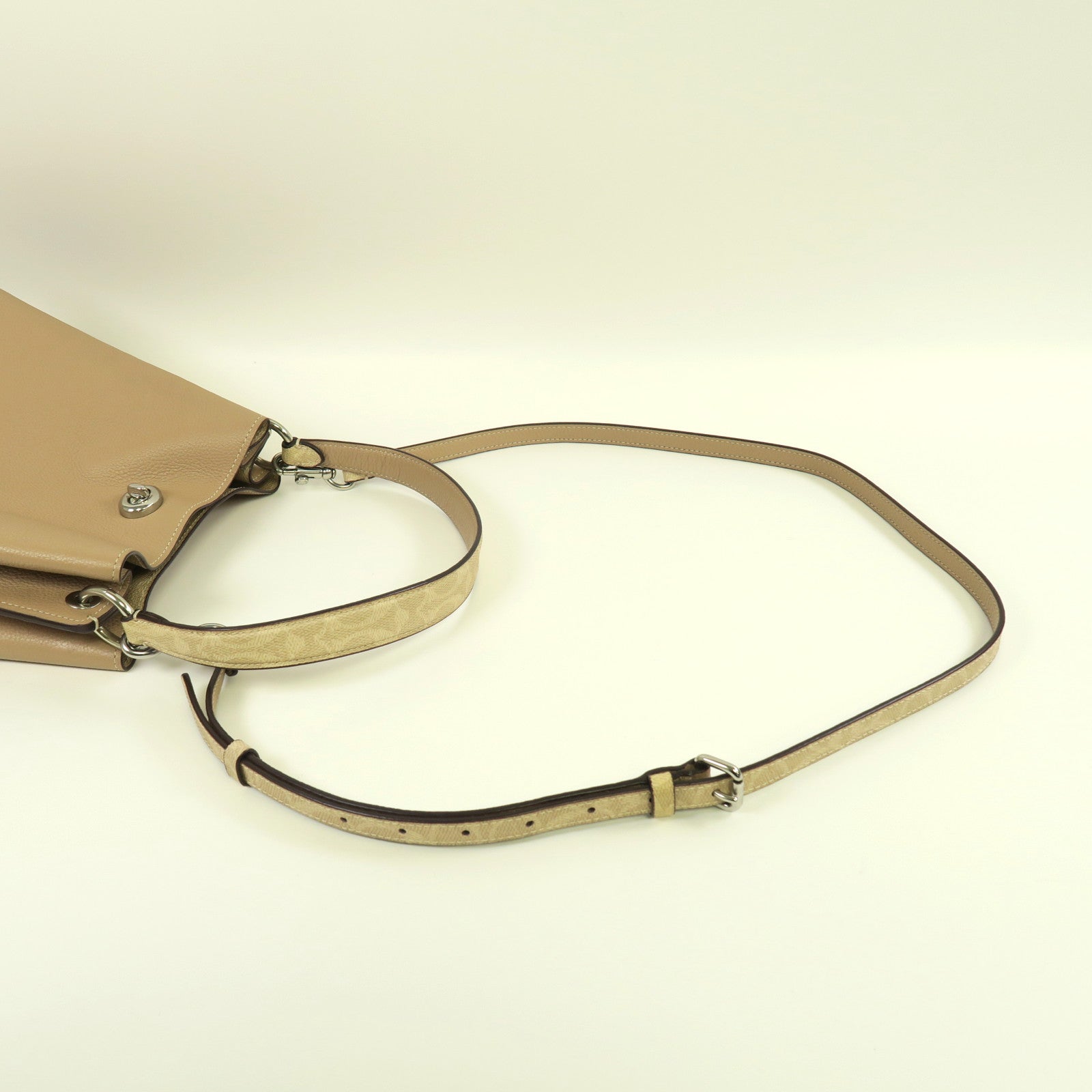COACH 牛皮皮革2 Way Shoulder銀扣手挽肩背兩用袋米色