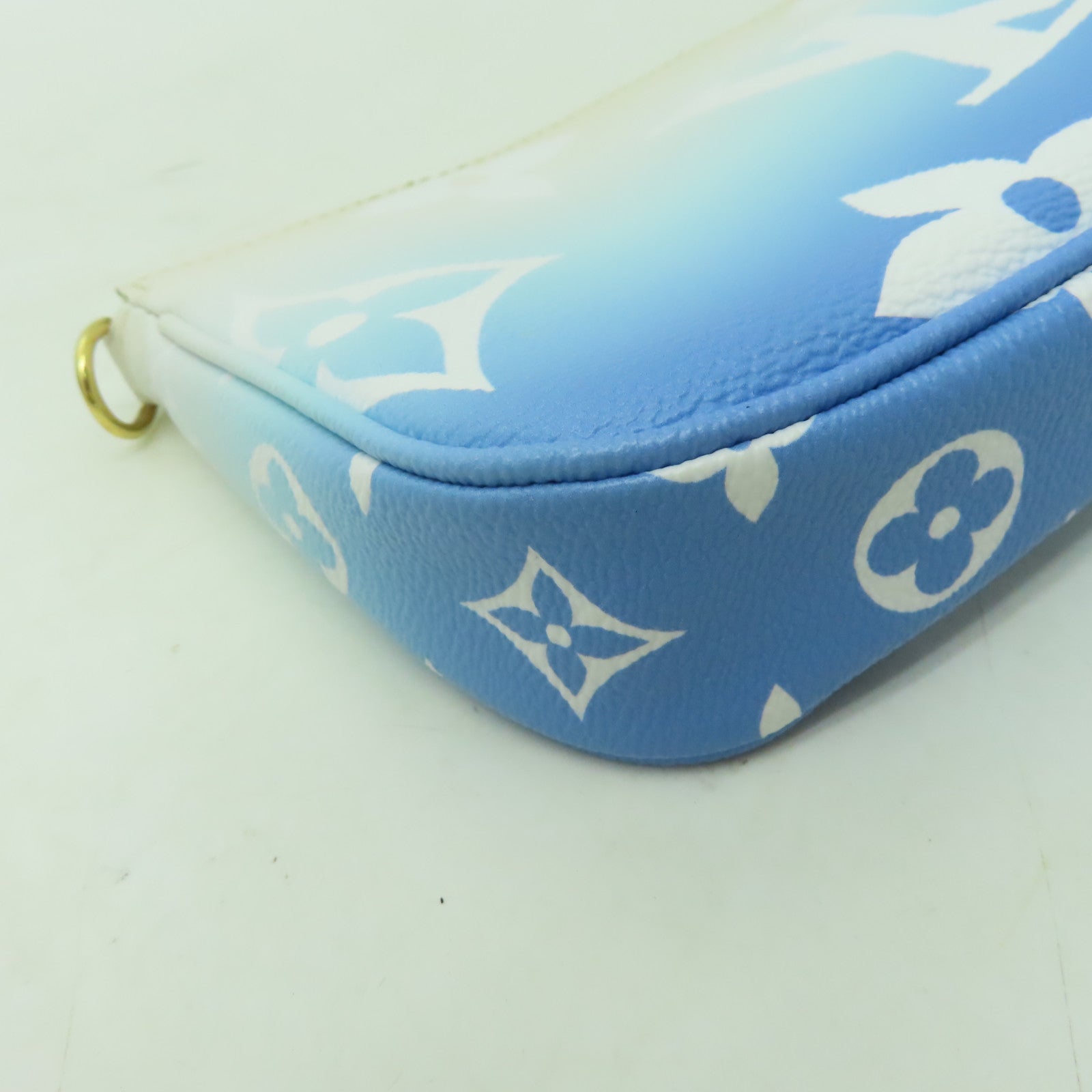 LOUIS VUITTON Monogram Giant Multi Pochette金扣肩背袋藍色/白色