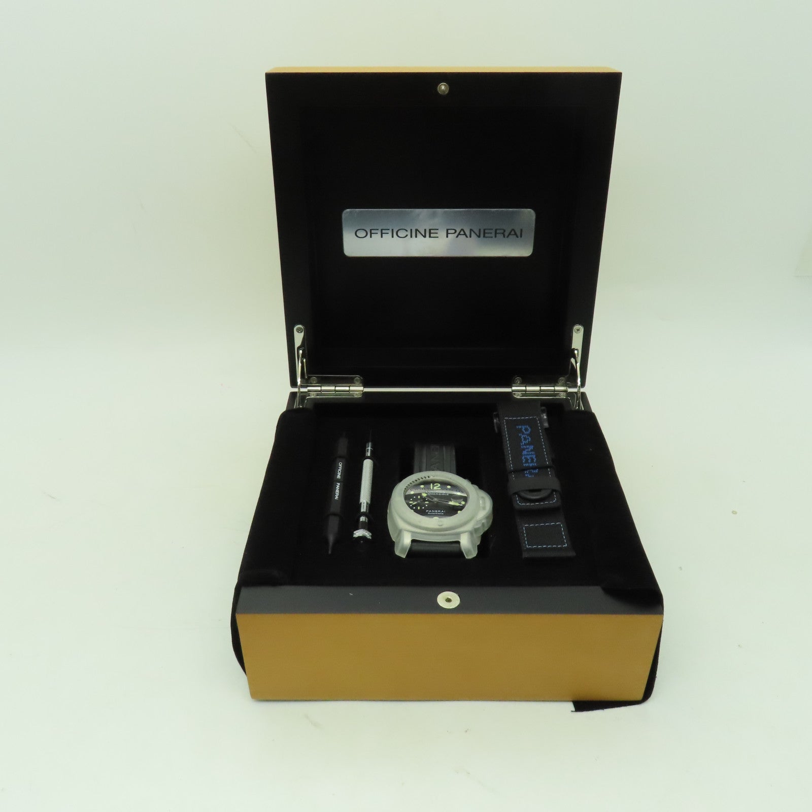 PANERAI Luminor不鏽鋼自動機芯手錶黑色