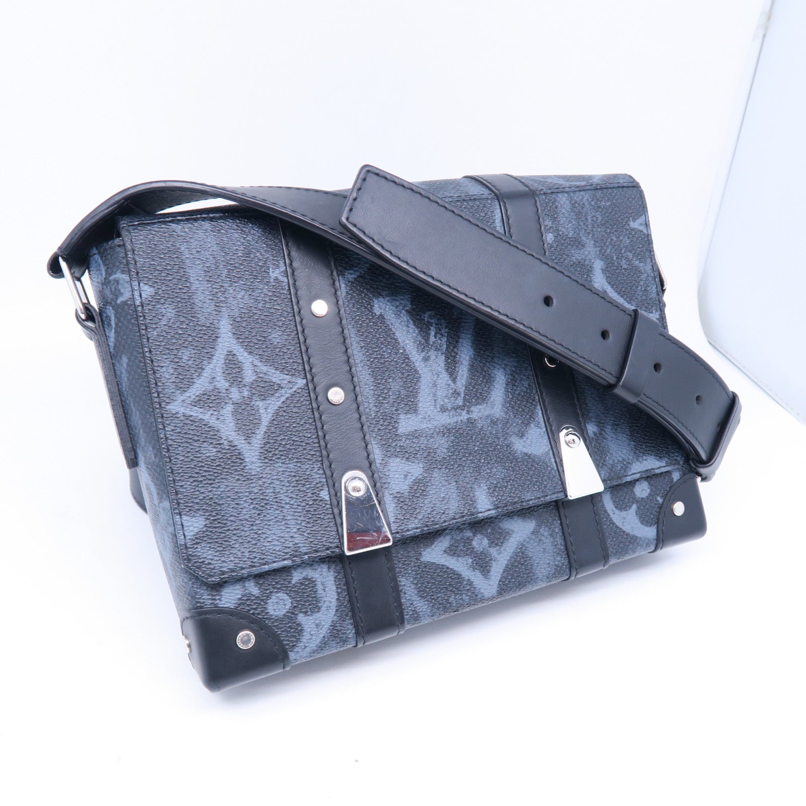 LOUIS VUITTON Monogram Pastel Trunk銀扣肩背袋黑色