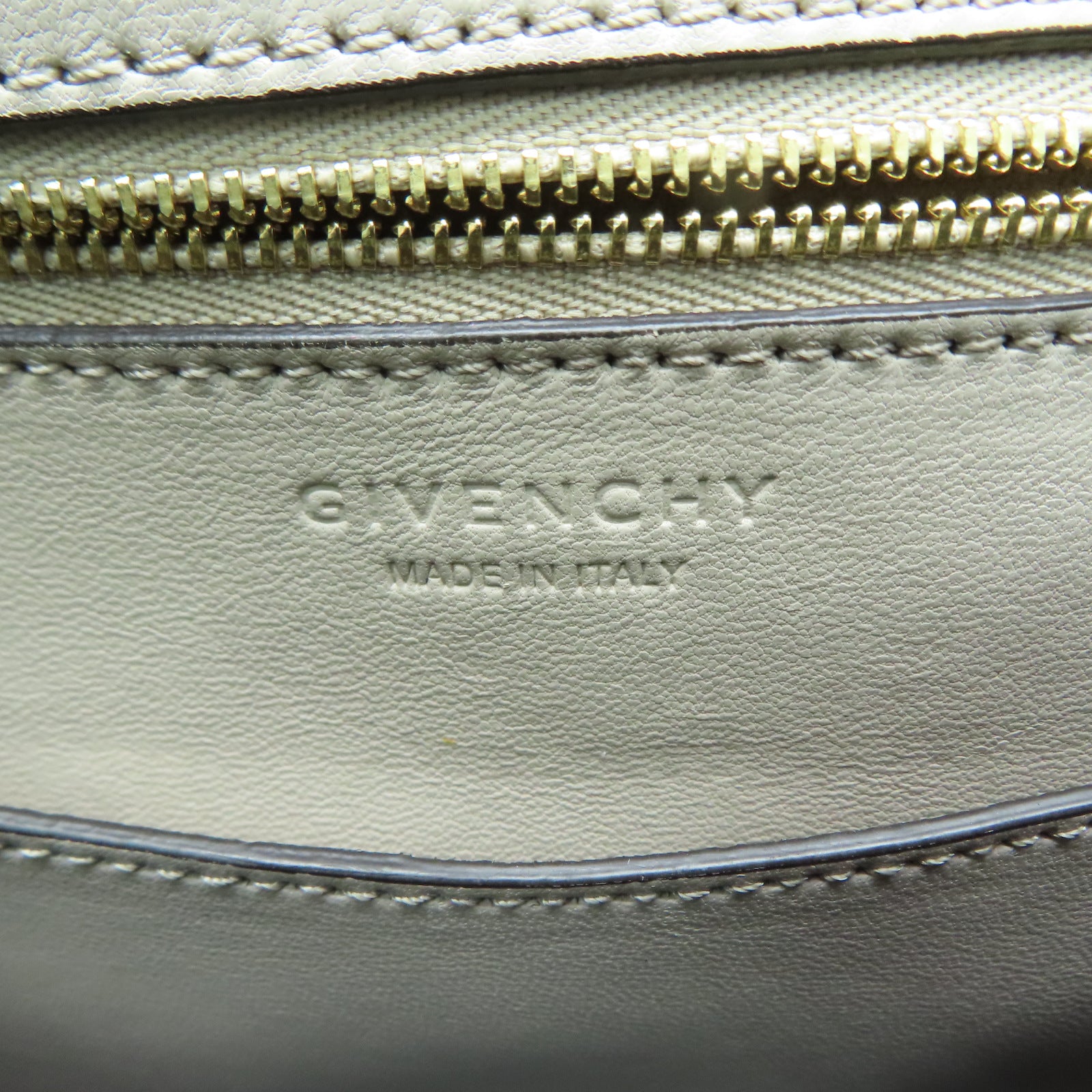 GIVENCHY 牛皮皮革2 Way Bag金扣手挽肩背两用袋灰色