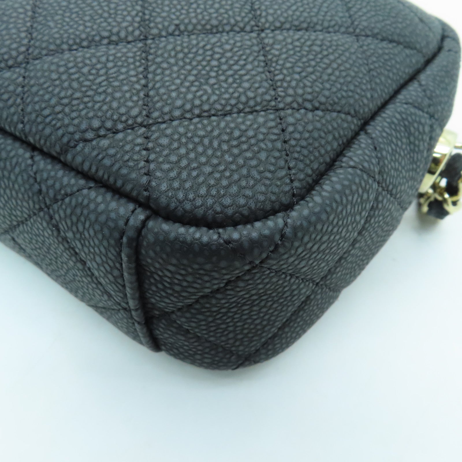 CHANEL Caviar Leather Chain Shoulder Bag Gold Buckle Chain Shoulder Bag Black