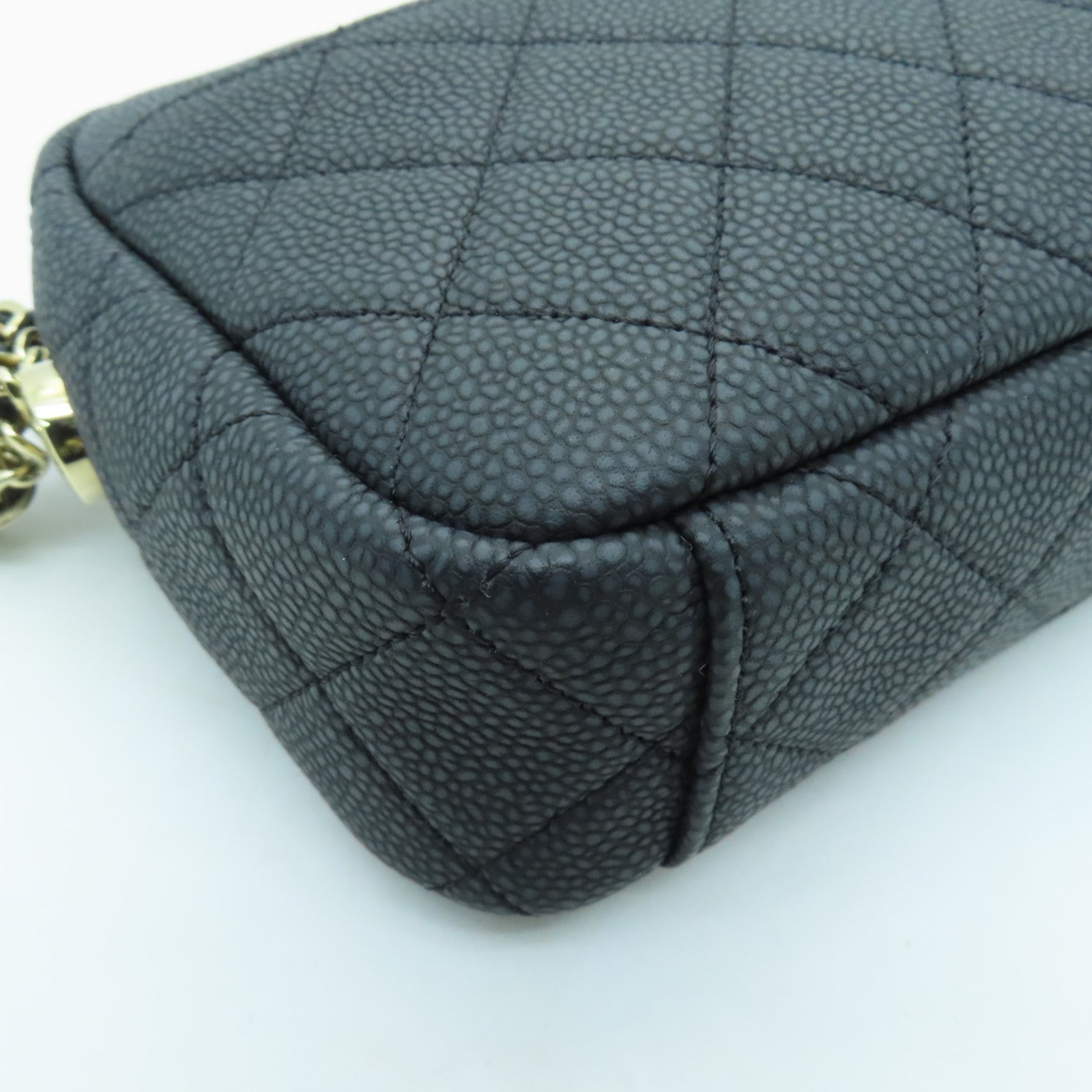 CHANEL Caviar Leather Chain Shoulder Bag Gold Buckle Chain Shoulder Bag Black