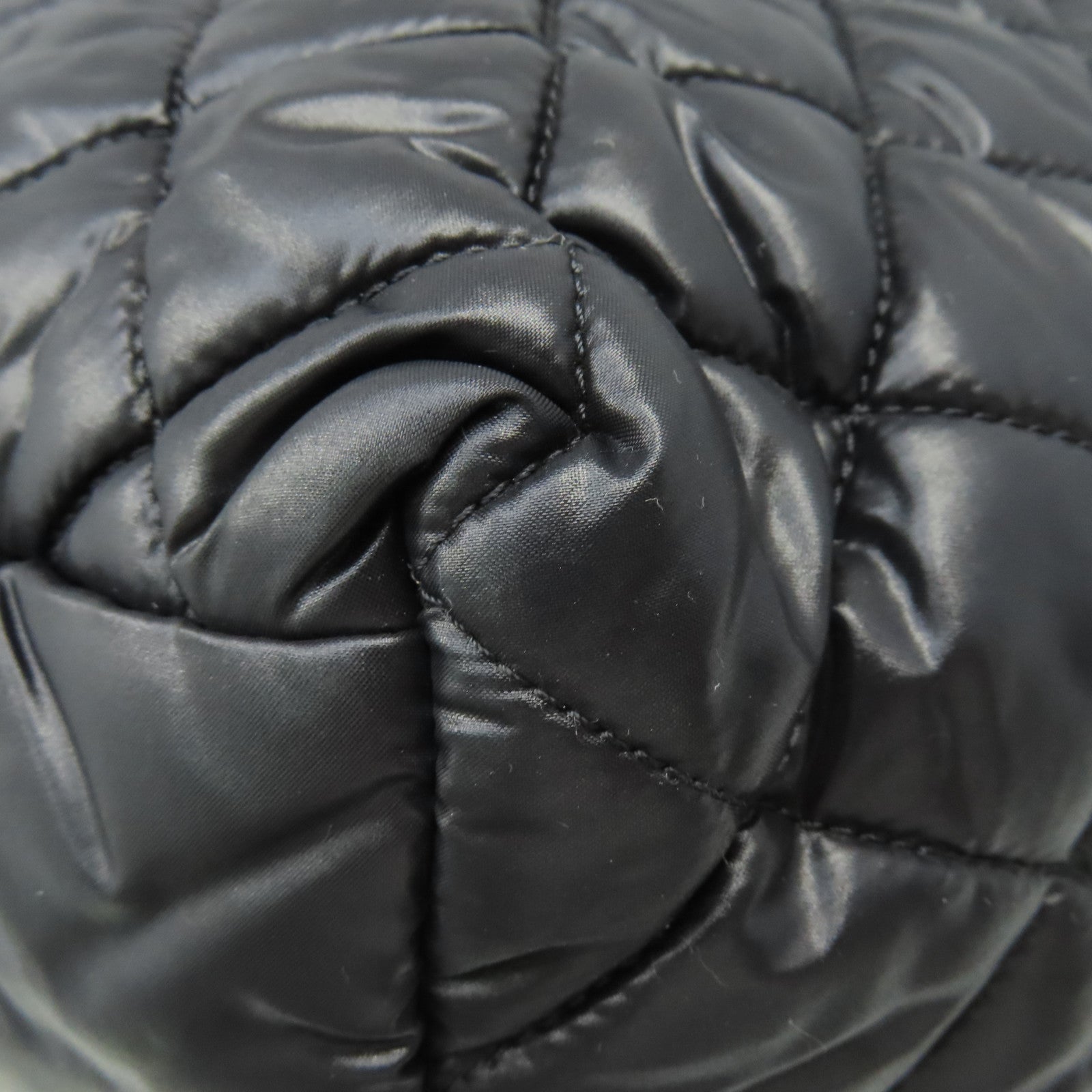 CHANEL 菱格尼龍Coco Cocoon Shoulder Bag肩背袋黑色
