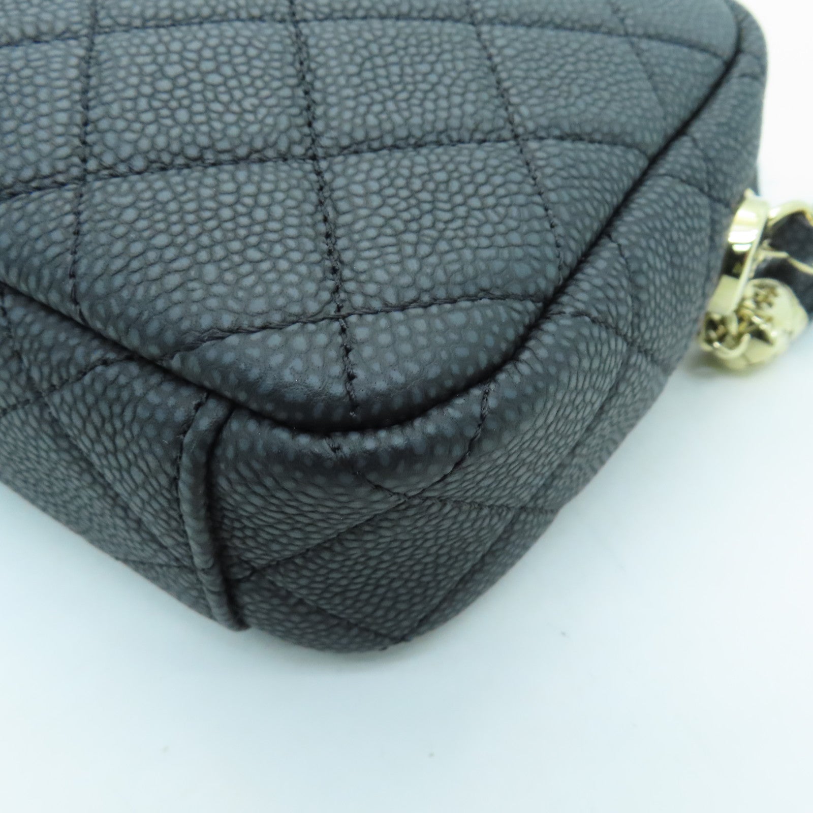CHANEL Caviar Leather Chain Shoulder Bag Gold Buckle Chain Shoulder Bag Black