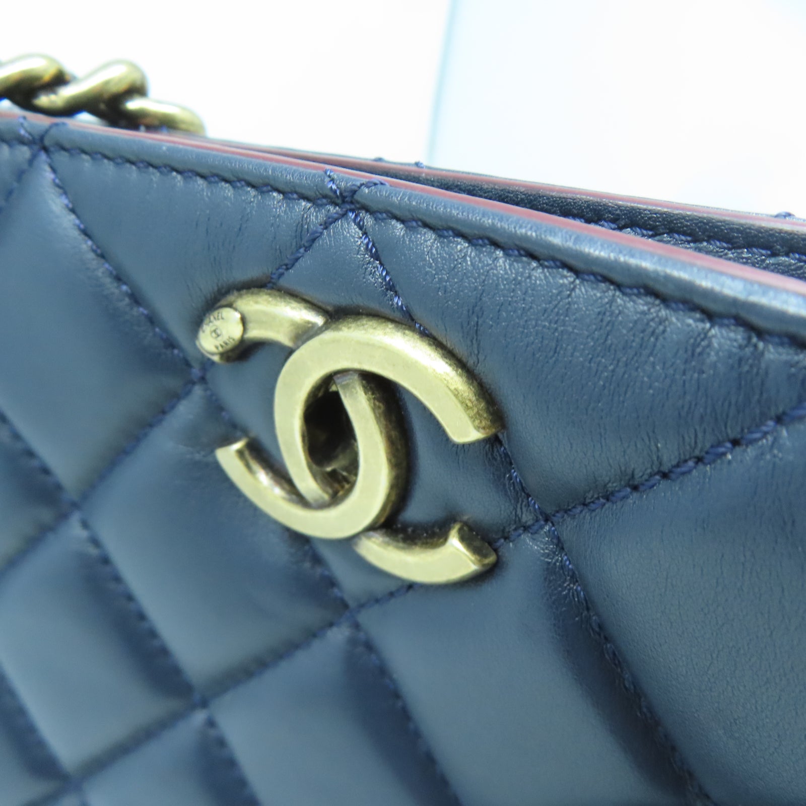 CHANEL 菱格牛皮皮革Chain Shoulder金扣鏈帶肩背袋藍色
