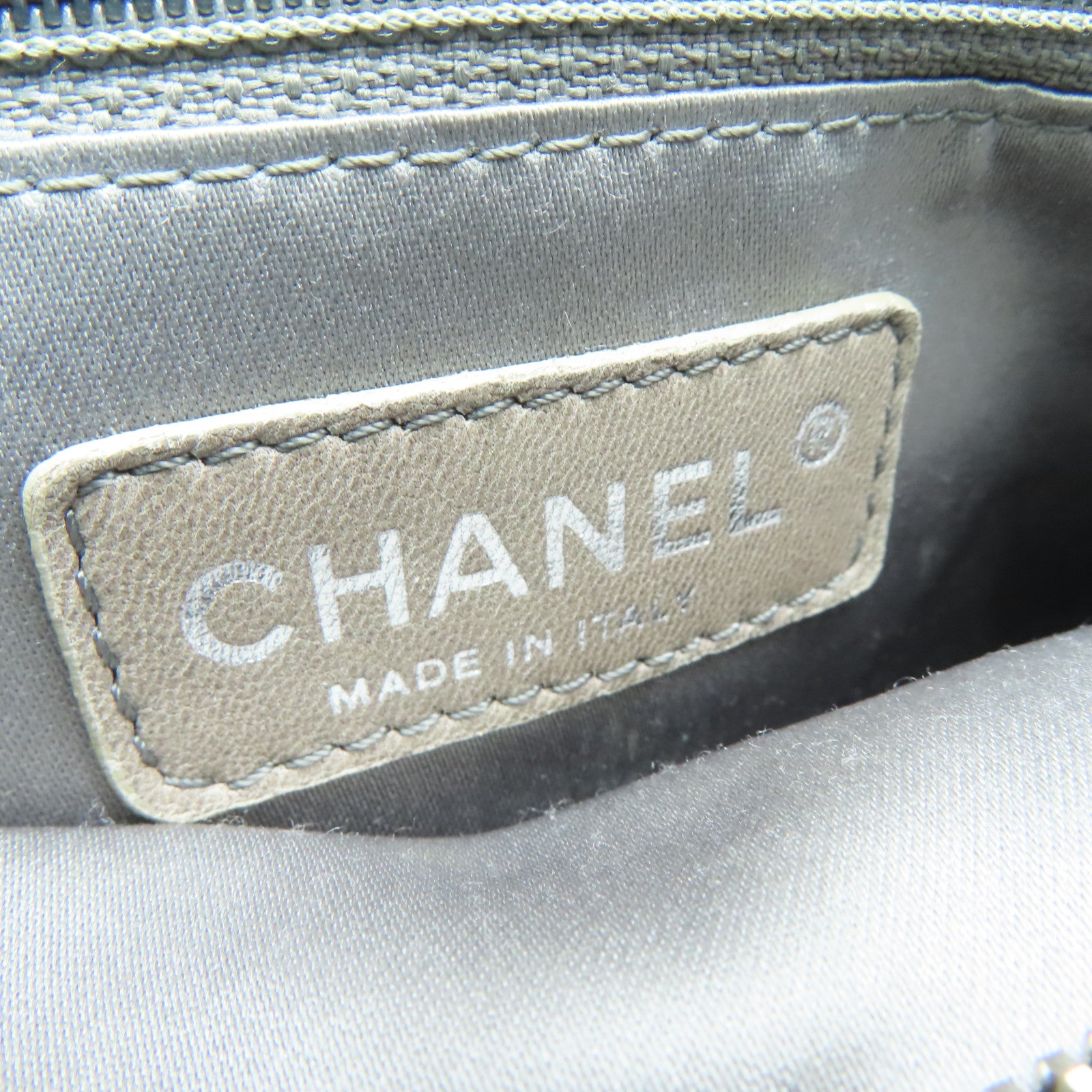 CHANEL 牛皮皮革Chain Shoulder银扣肩背袋黑色