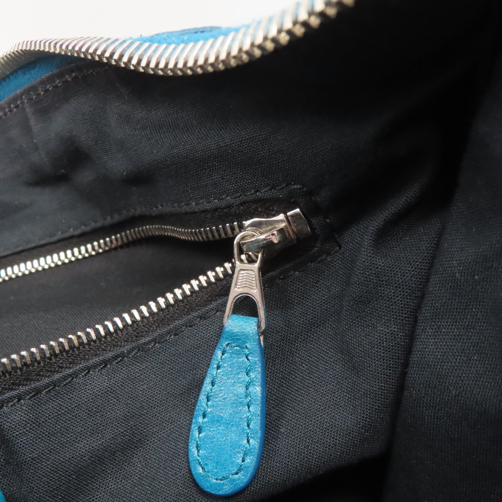 BALENCIAGA 牛皮皮革Bucket Bag銀扣肩背袋綠松石色