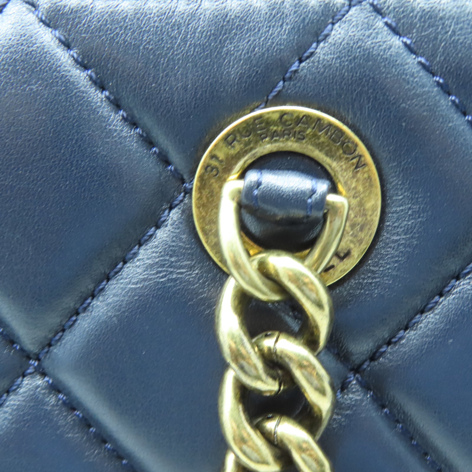 CHANEL 菱格牛皮皮革Chain Shoulder金扣鏈帶肩背袋藍色