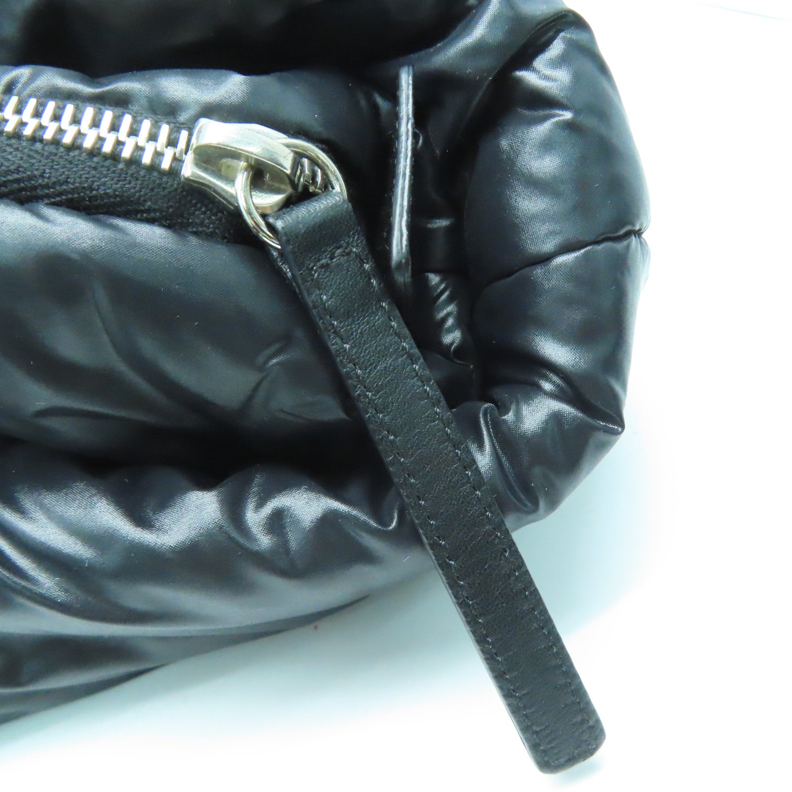 CHANEL 菱格尼龙Handbag银扣手挽袋黑色