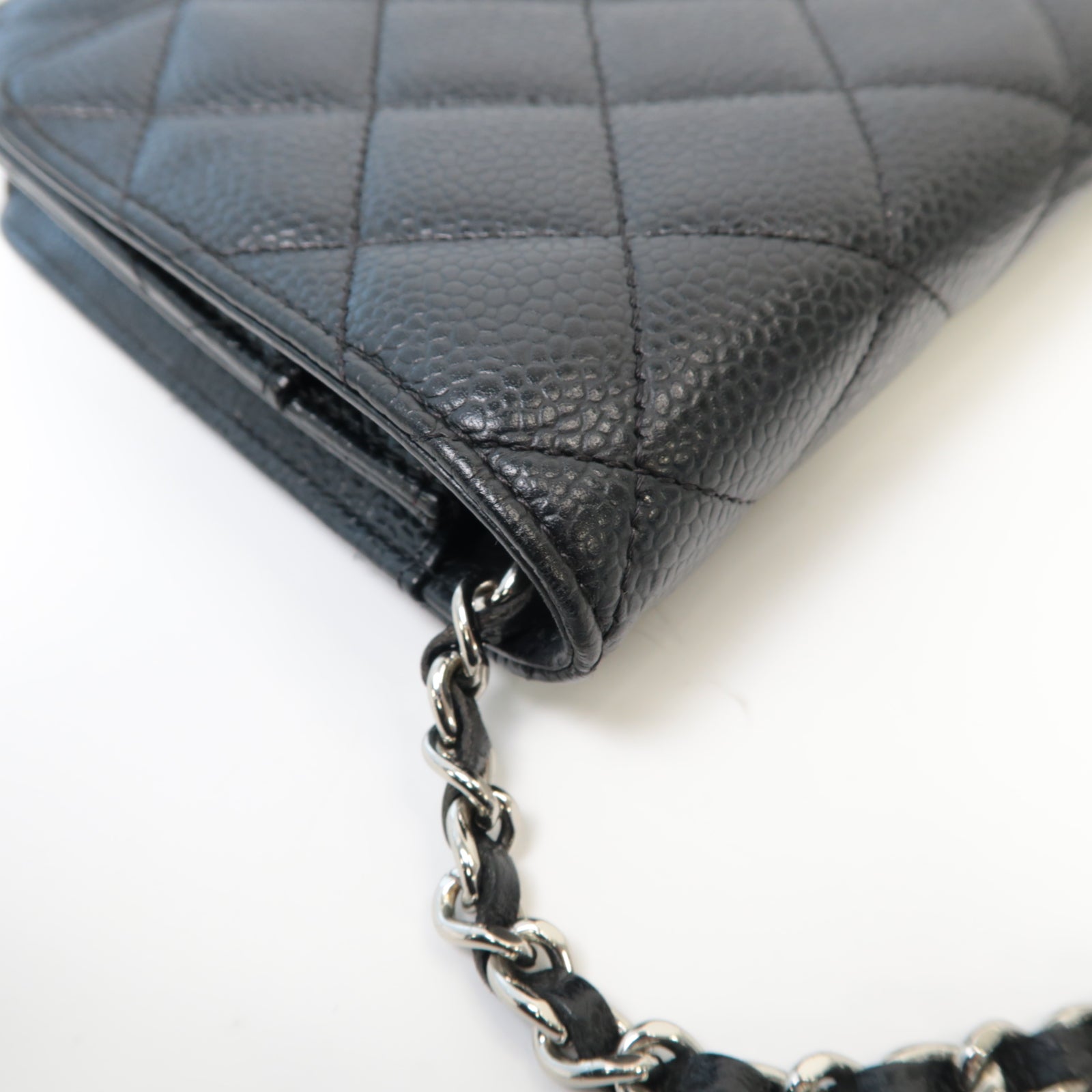 CHANEL 菱格Caviar皮革WOC銀扣鏈帶肩背袋黑色