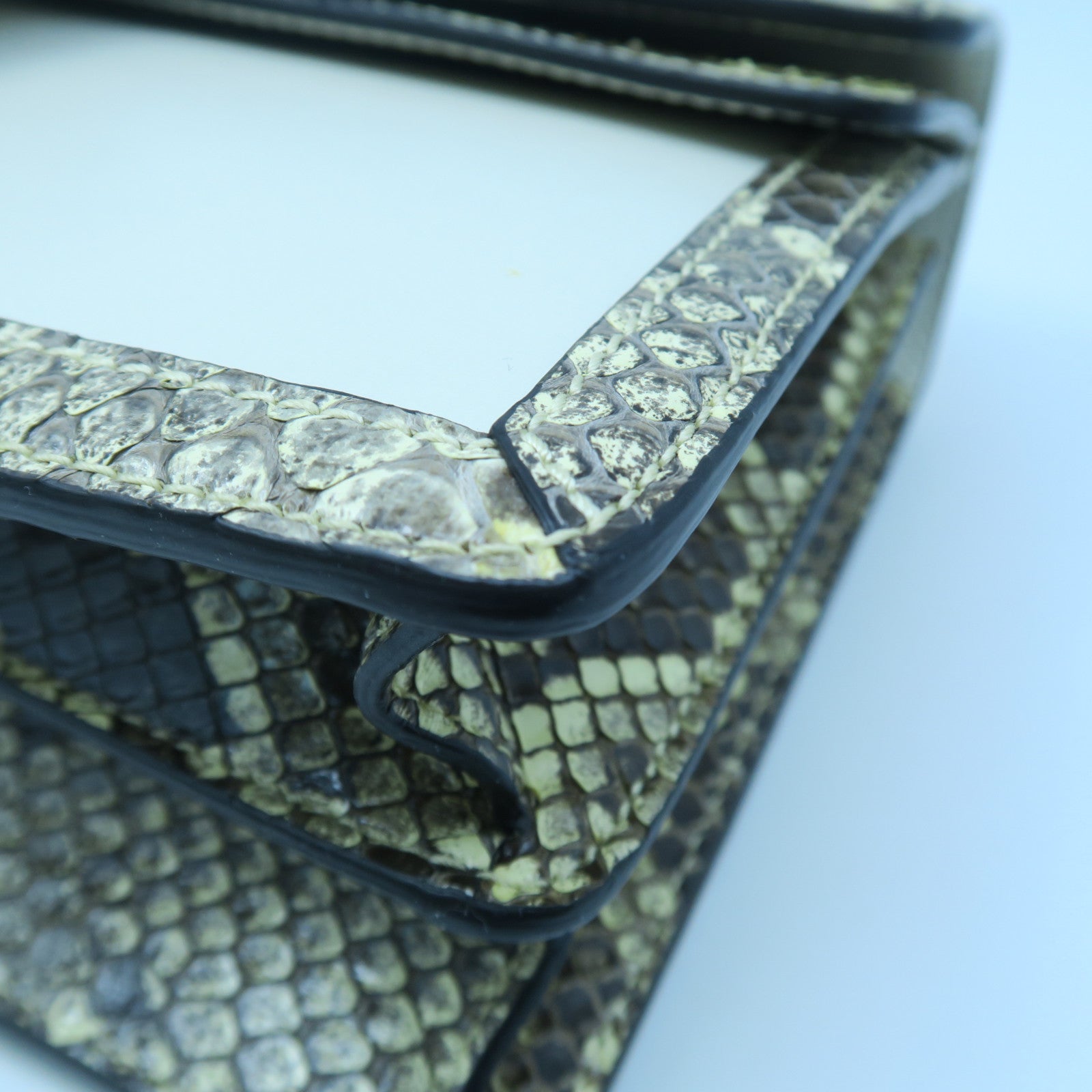 GUCCI 牛皮/蛇皮皮革Chain Shoulder銀扣鏈帶肩背袋白色