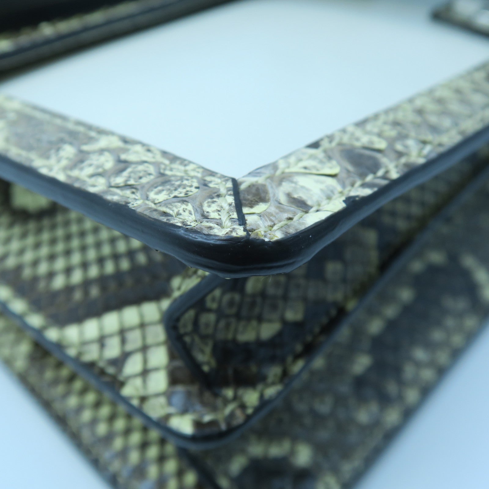 GUCCI 牛皮/蛇皮皮革Chain Shoulder銀扣鏈帶肩背袋白色