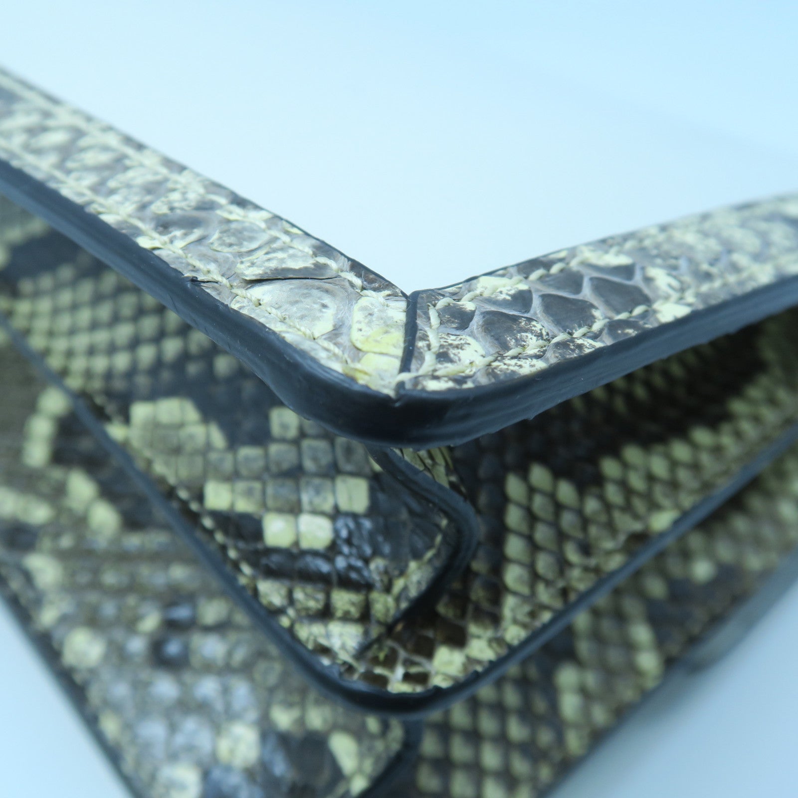 GUCCI 牛皮/蛇皮皮革Chain Shoulder銀扣鏈帶肩背袋白色