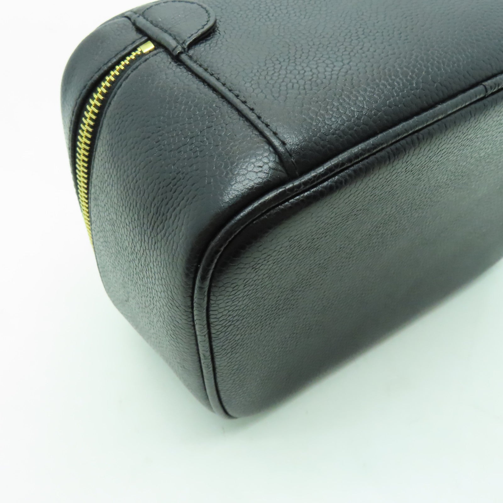 CHANEL Caviar皮革Vanity Bag金扣手挽袋黑色