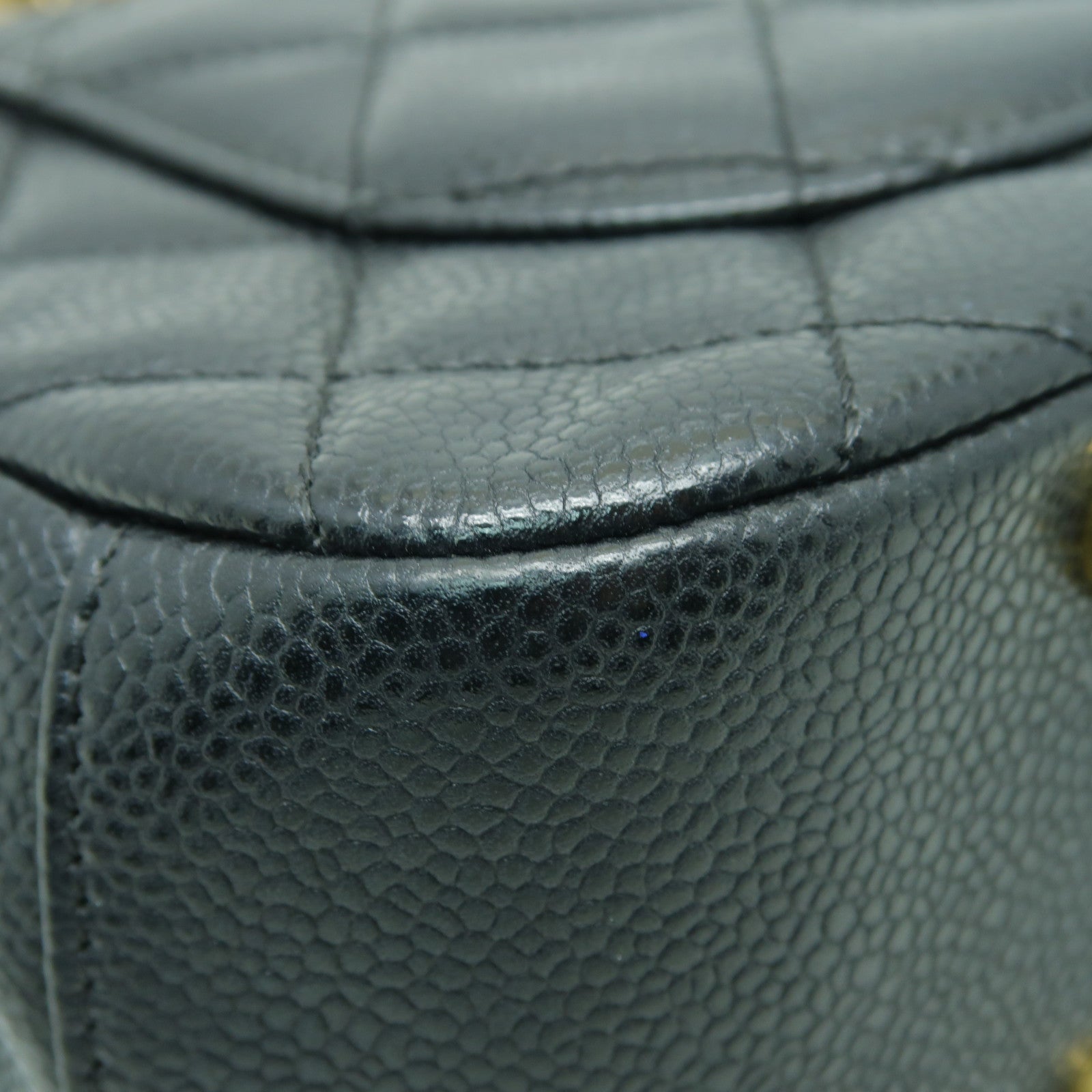 CHANEL Caviar皮革Carry Around Flap金扣手挽肩背兩用袋黒色