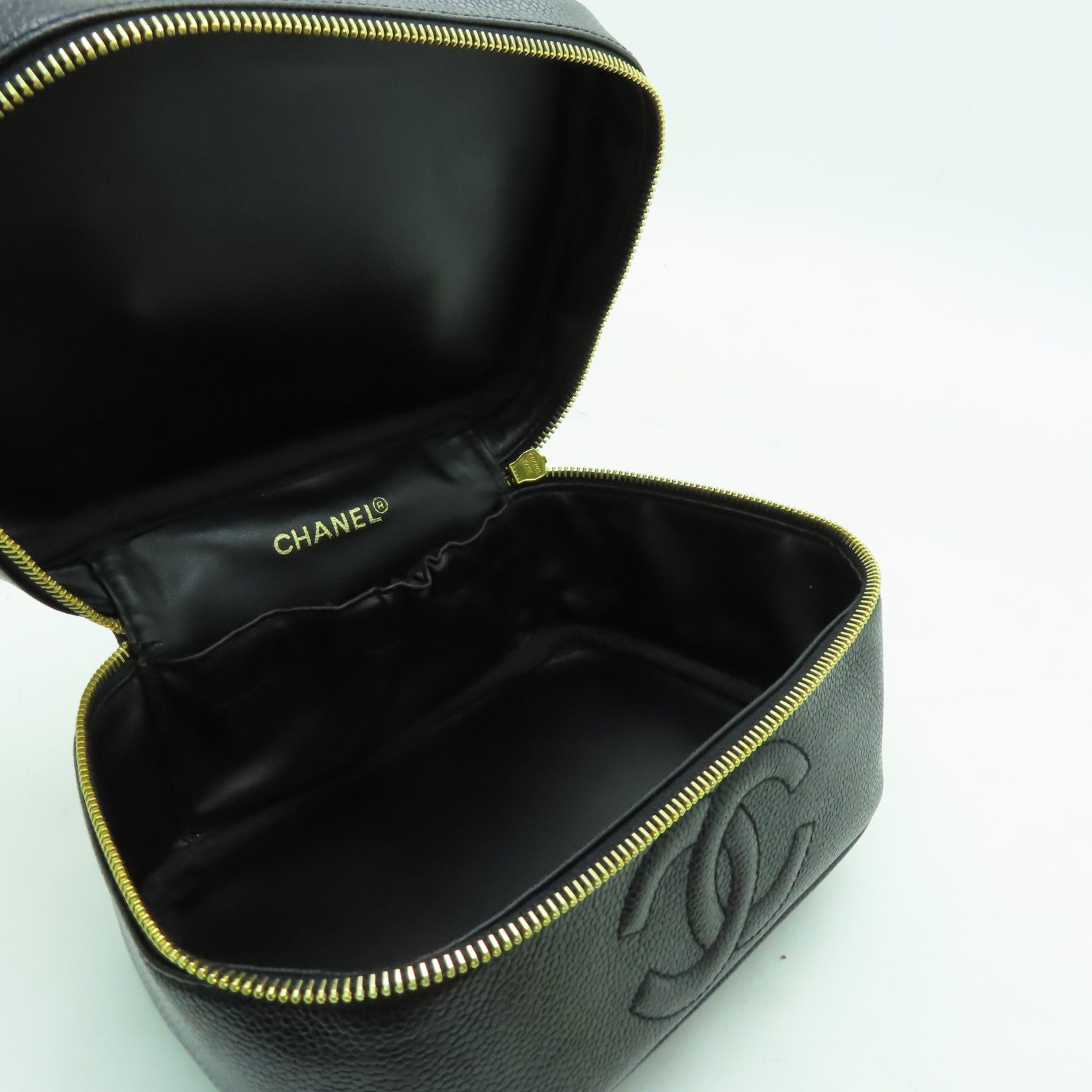 CHANEL Caviar皮革Vanity Bag金扣手挽袋黑色