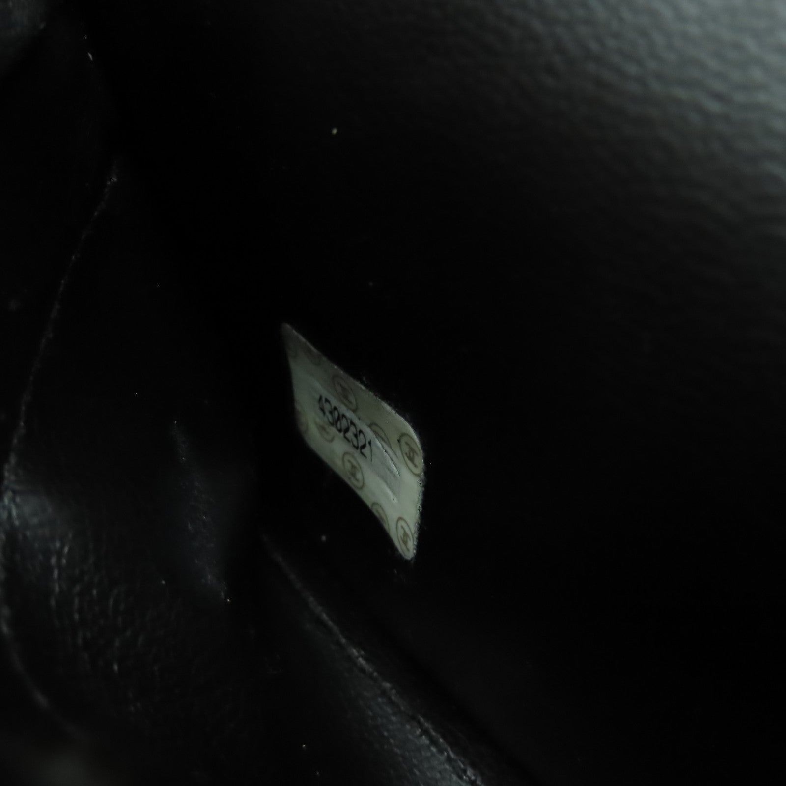 CHANEL Caviar皮革Vanity Bag金扣手挽袋黑色