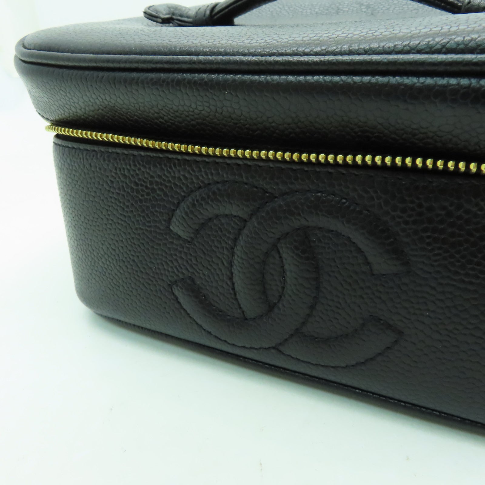 CHANEL Caviar皮革Vanity Bag金扣手挽袋黑色