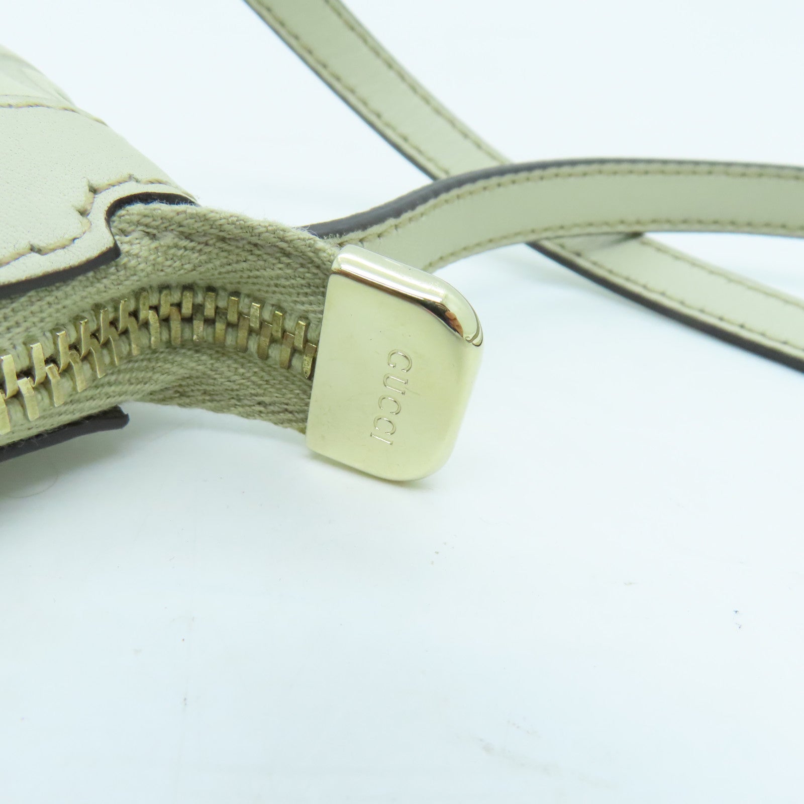 GUCCI 牛皮皮革Shoulder Bag金扣肩背袋白色