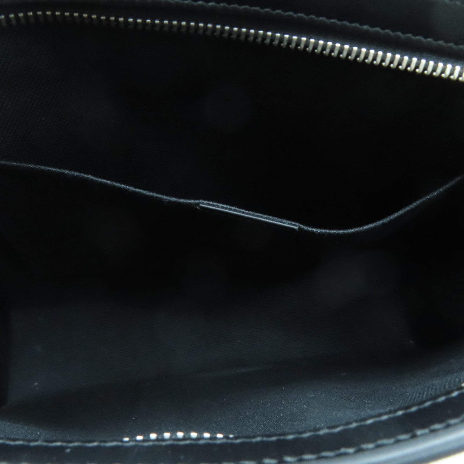 GUCCI Coated Canvas GG Supreme Silver Buckle Clutch Blue
