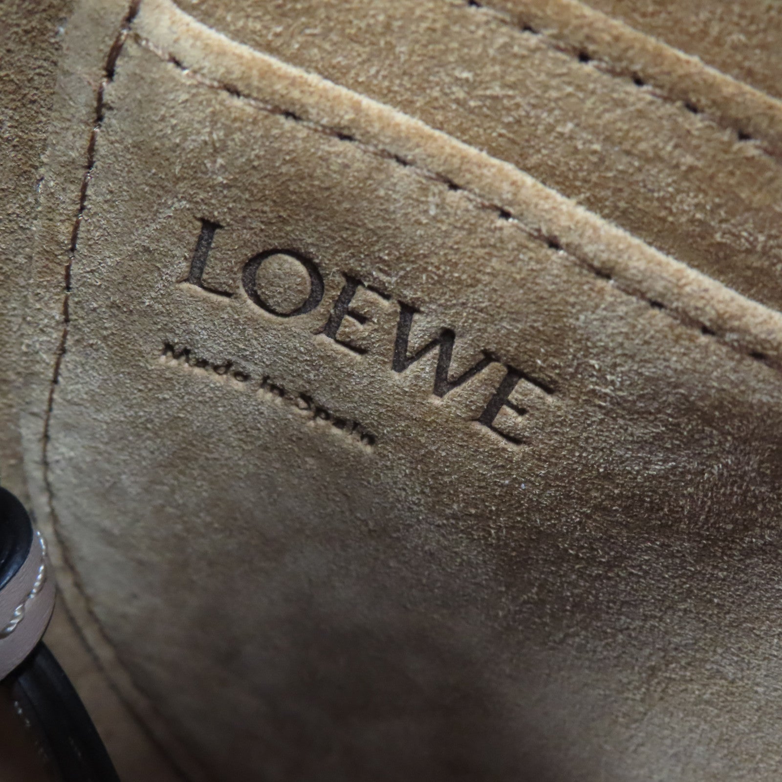 LOEWE 牛皮皮革Mini Gate金扣肩背袋米色