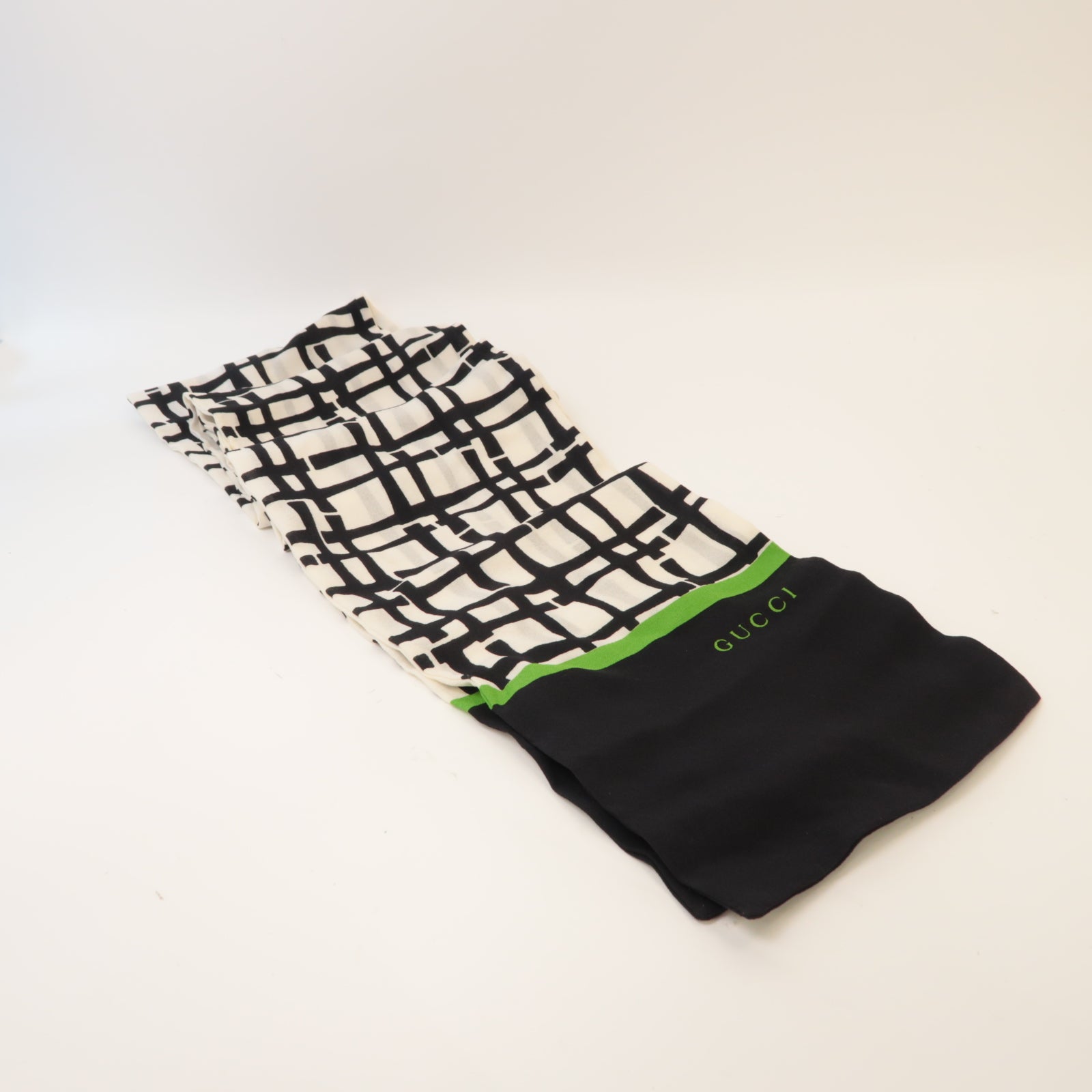 GUCCI 絲質Scarf絲巾黑色/白色