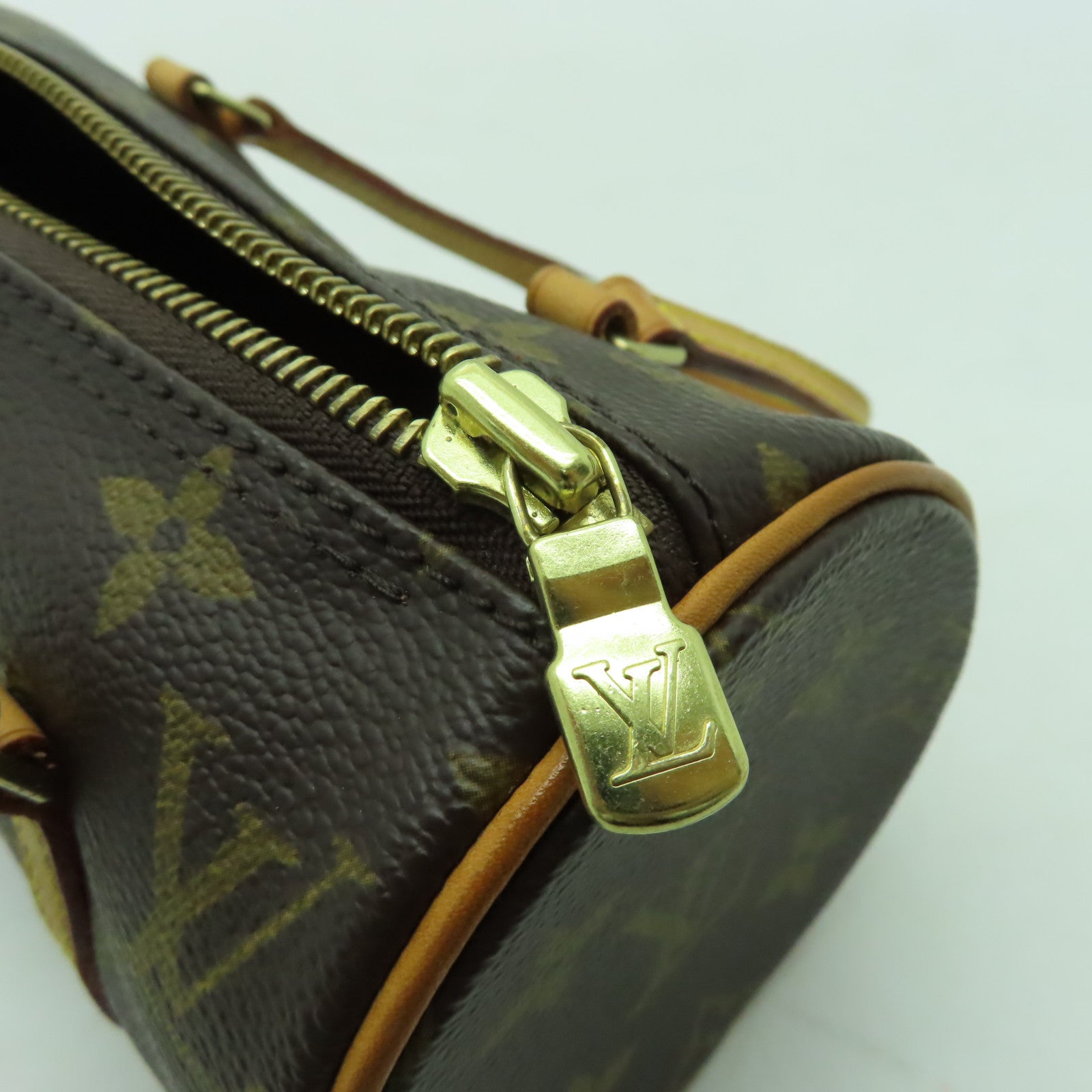 LOUIS VUITTON Monogram Papillon金扣手挽袋啡色