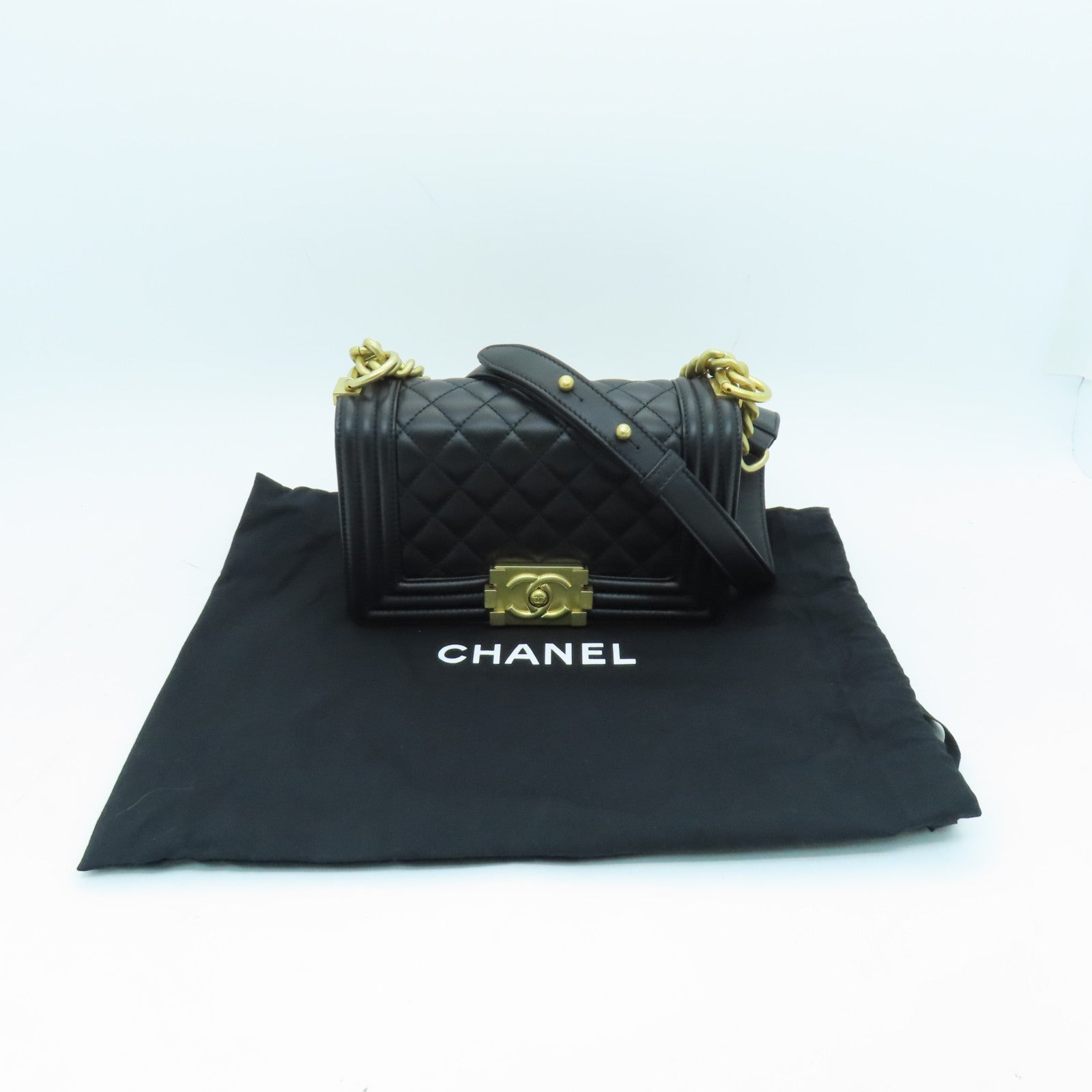 CHANEL rhombic cowhide leather Boy Chanel gold buckle chain shoulder bag black