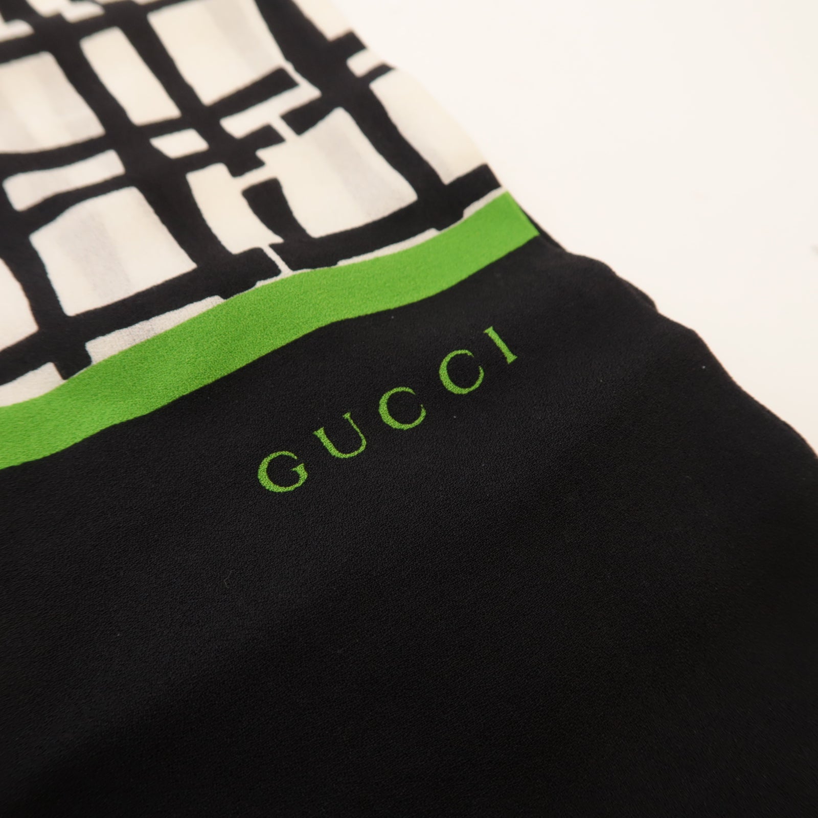 GUCCI 絲質Scarf絲巾黑色/白色
