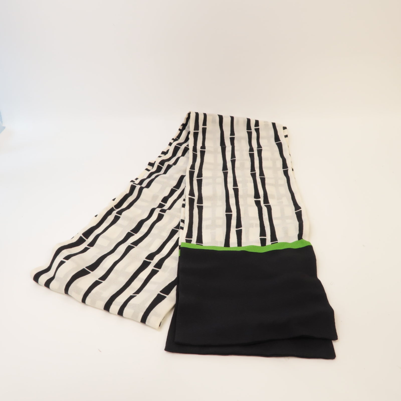 GUCCI 絲質Scarf絲巾黑色/白色